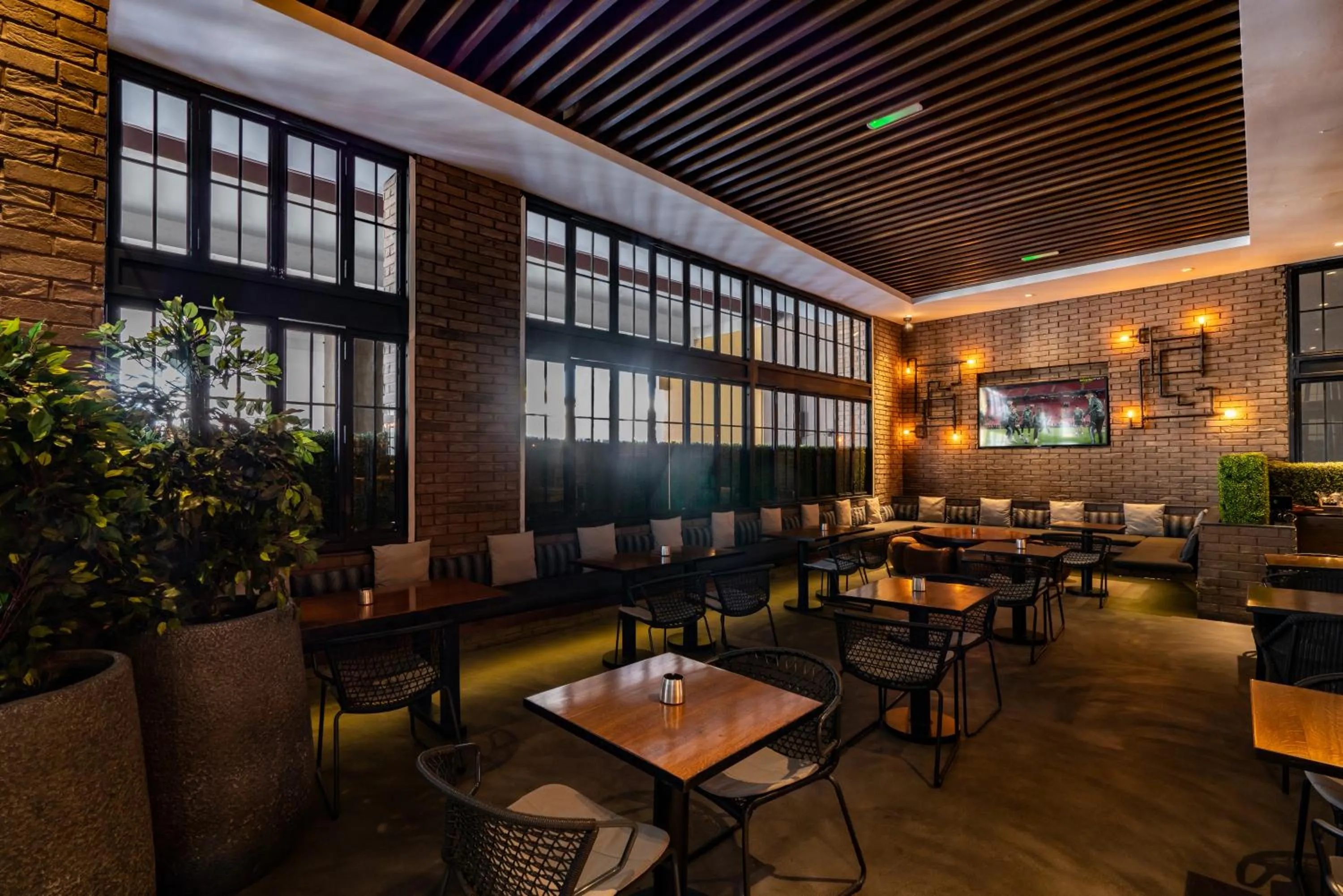 Restaurant/places to eat in Amwaj Rotana, Jumeirah Beach - Dubai