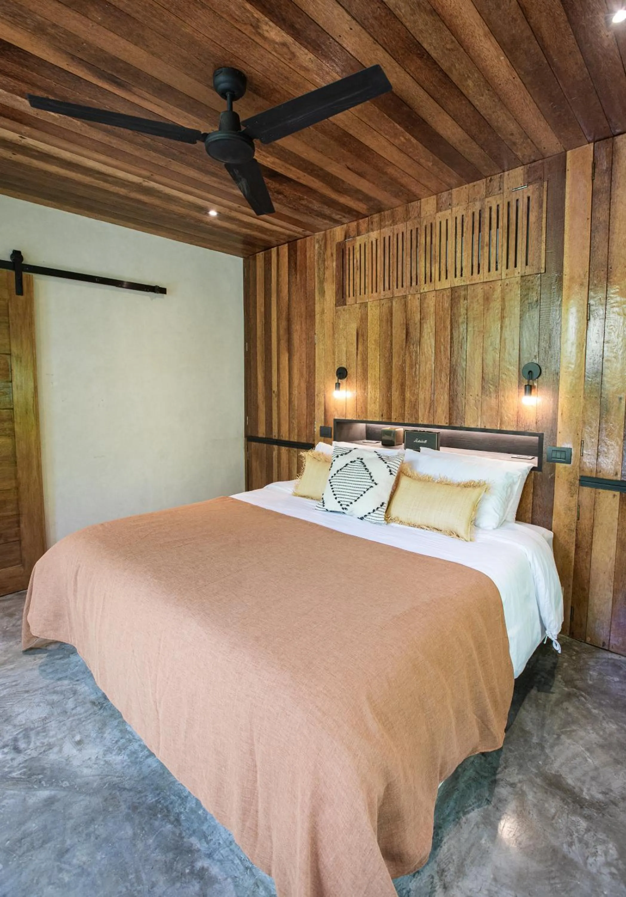 Bedroom, Bed in Surfing Temple Boutique Hotel