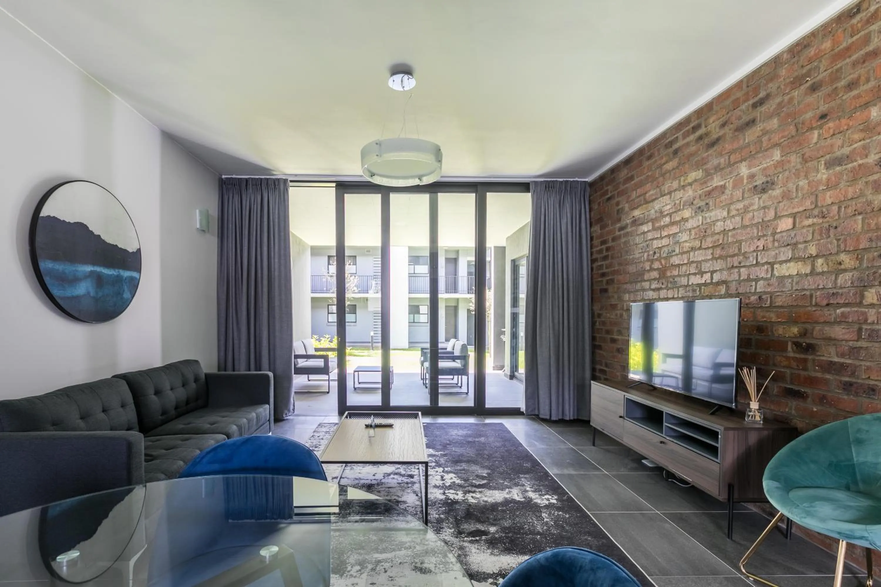 TV and multimedia in Stay Ulo at Atholl Gate