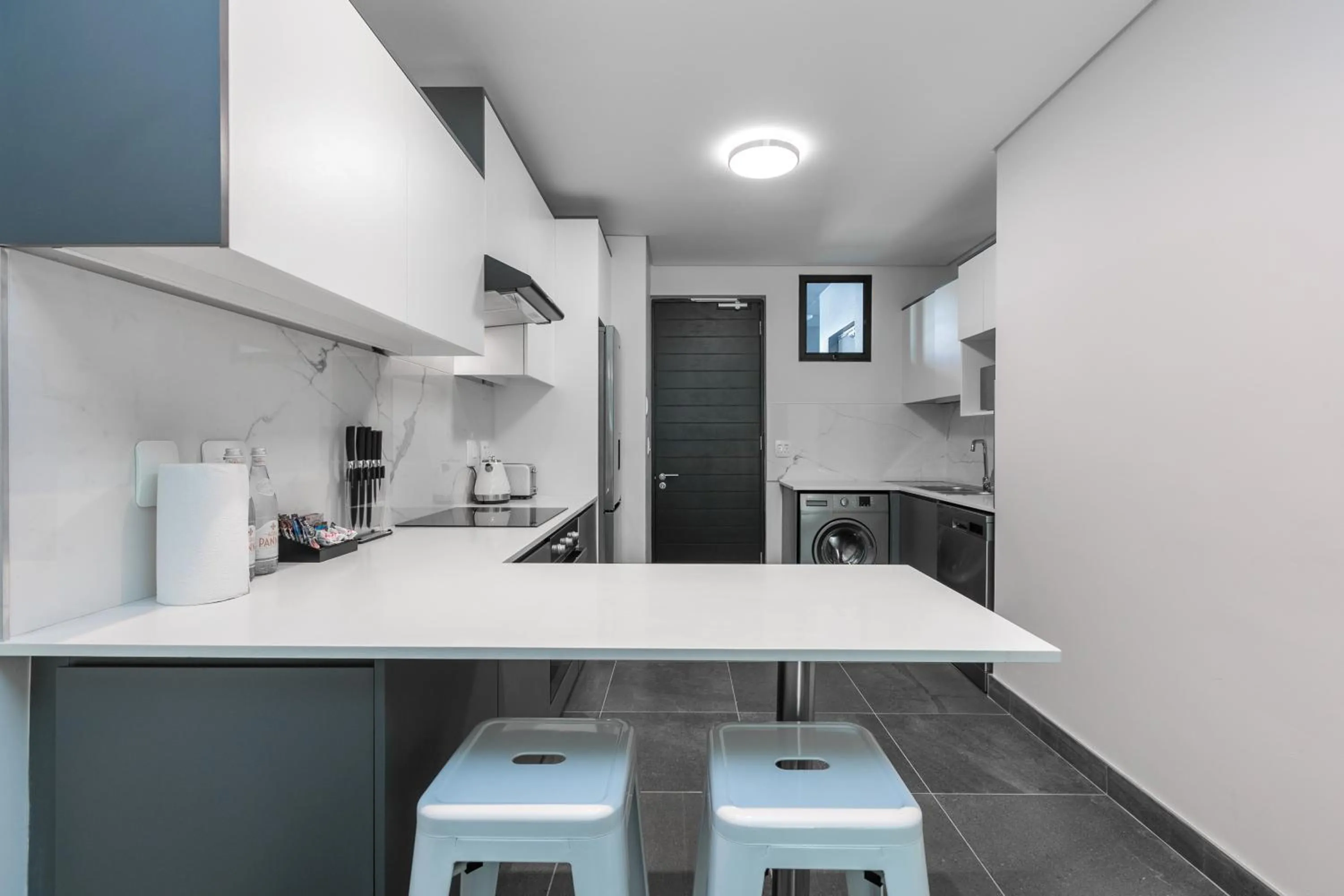 Kitchen or kitchenette in Stay Ulo at Atholl Gate