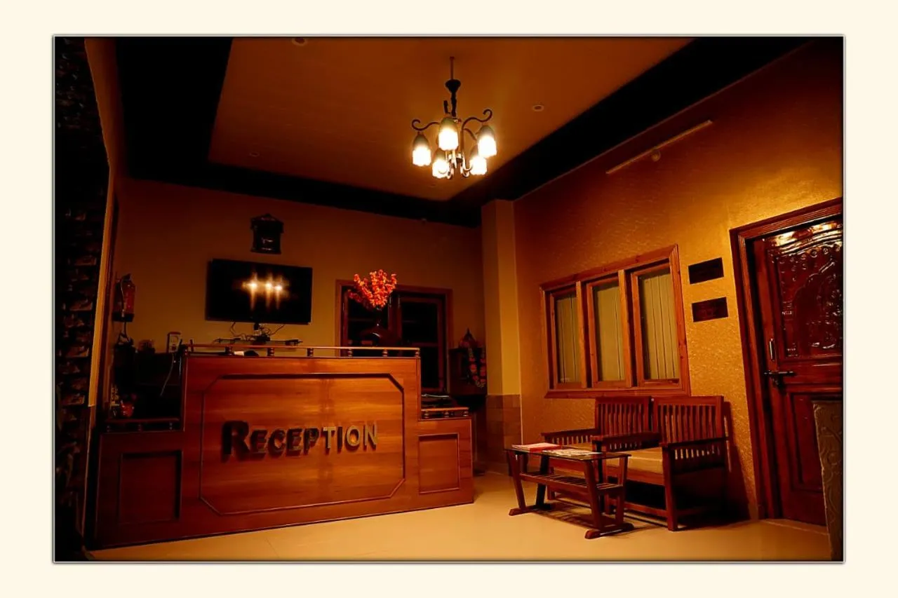 Lobby or reception in The Ranikhet Continental