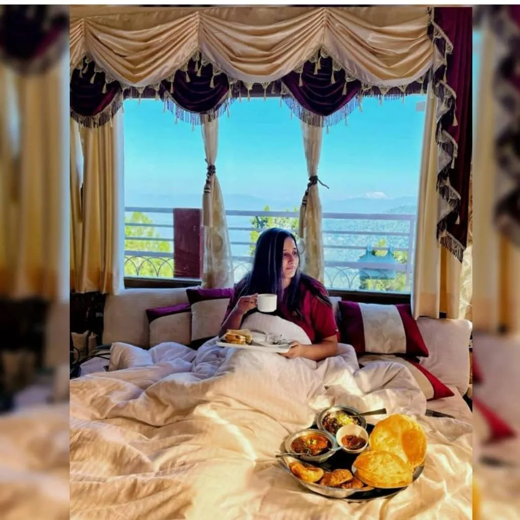Breakfast, Bed in The Ranikhet Continental
