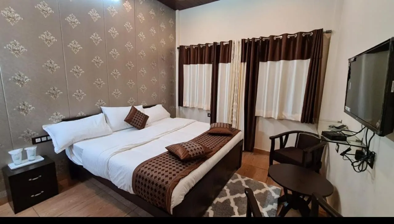 Bed in The Ranikhet Continental