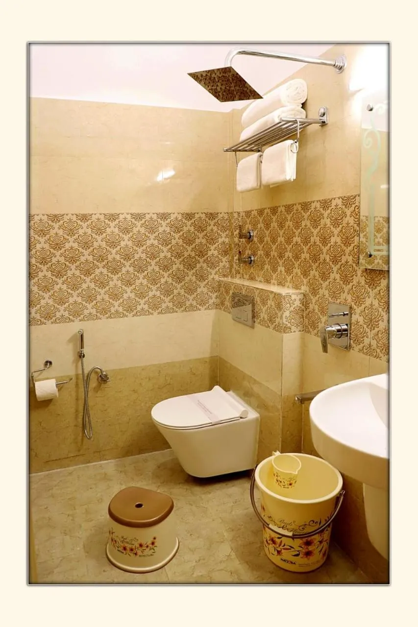 Bathroom in The Ranikhet Continental