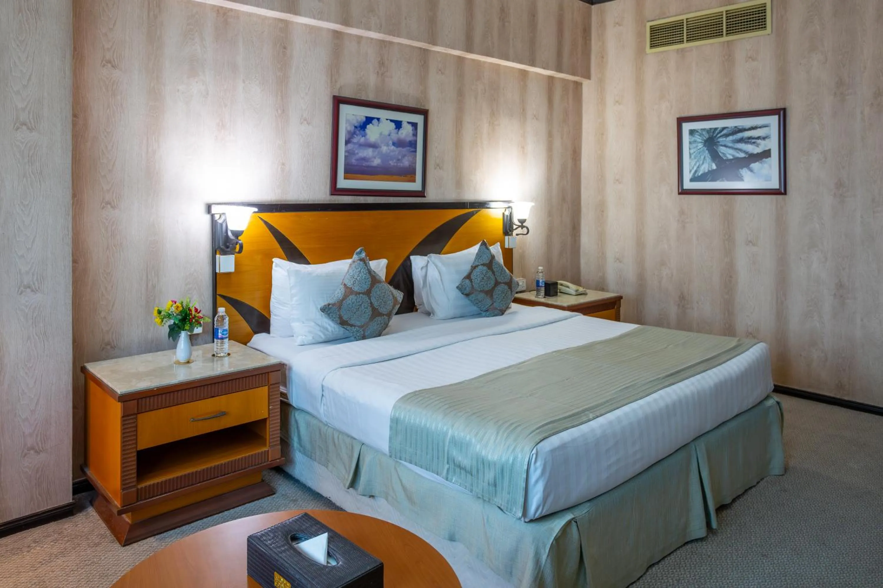 Bed in THE PARK HOTEL Formerly Al Jawhara Gardens