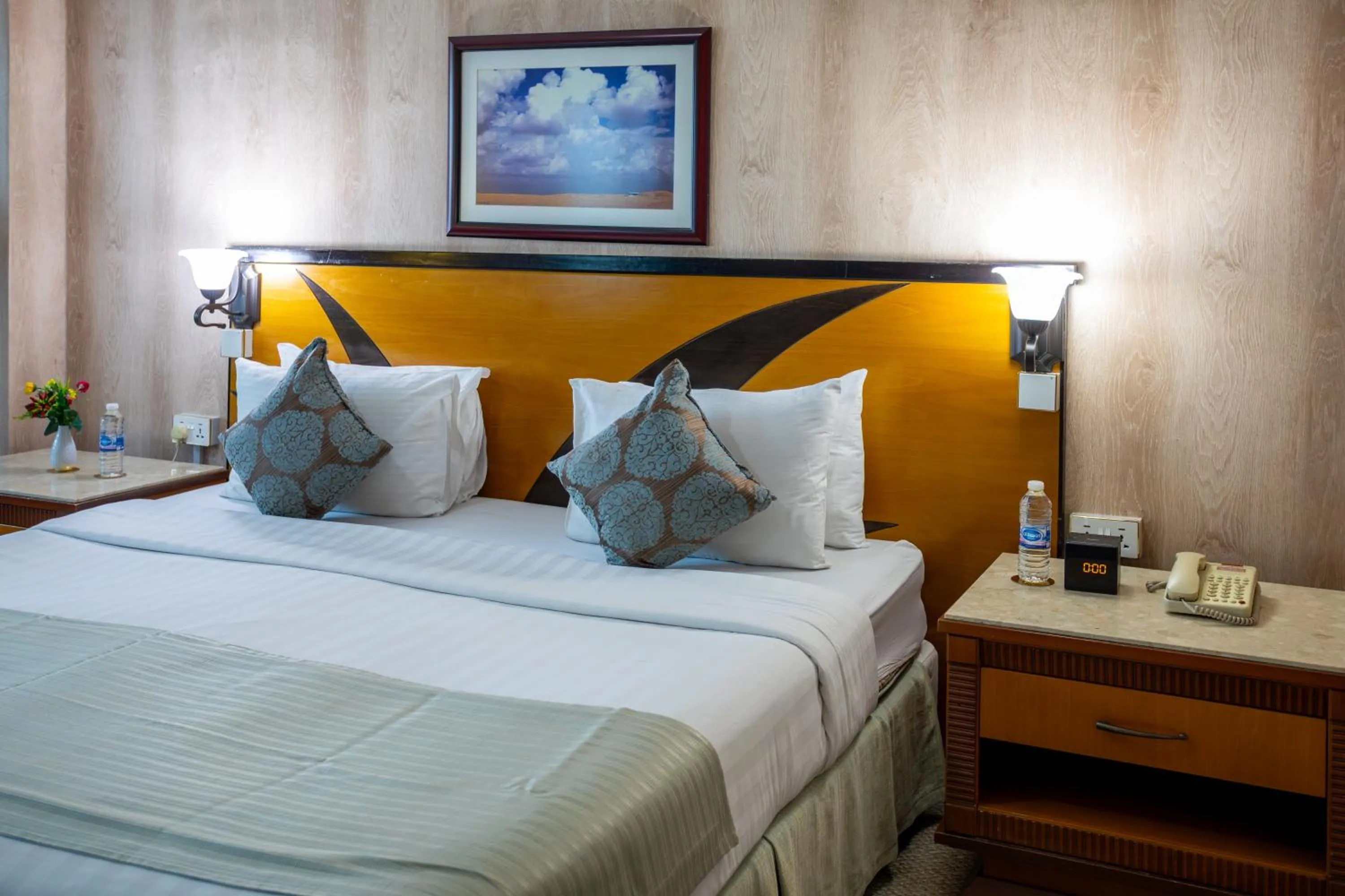 Bed in THE PARK HOTEL Formerly Al Jawhara Gardens