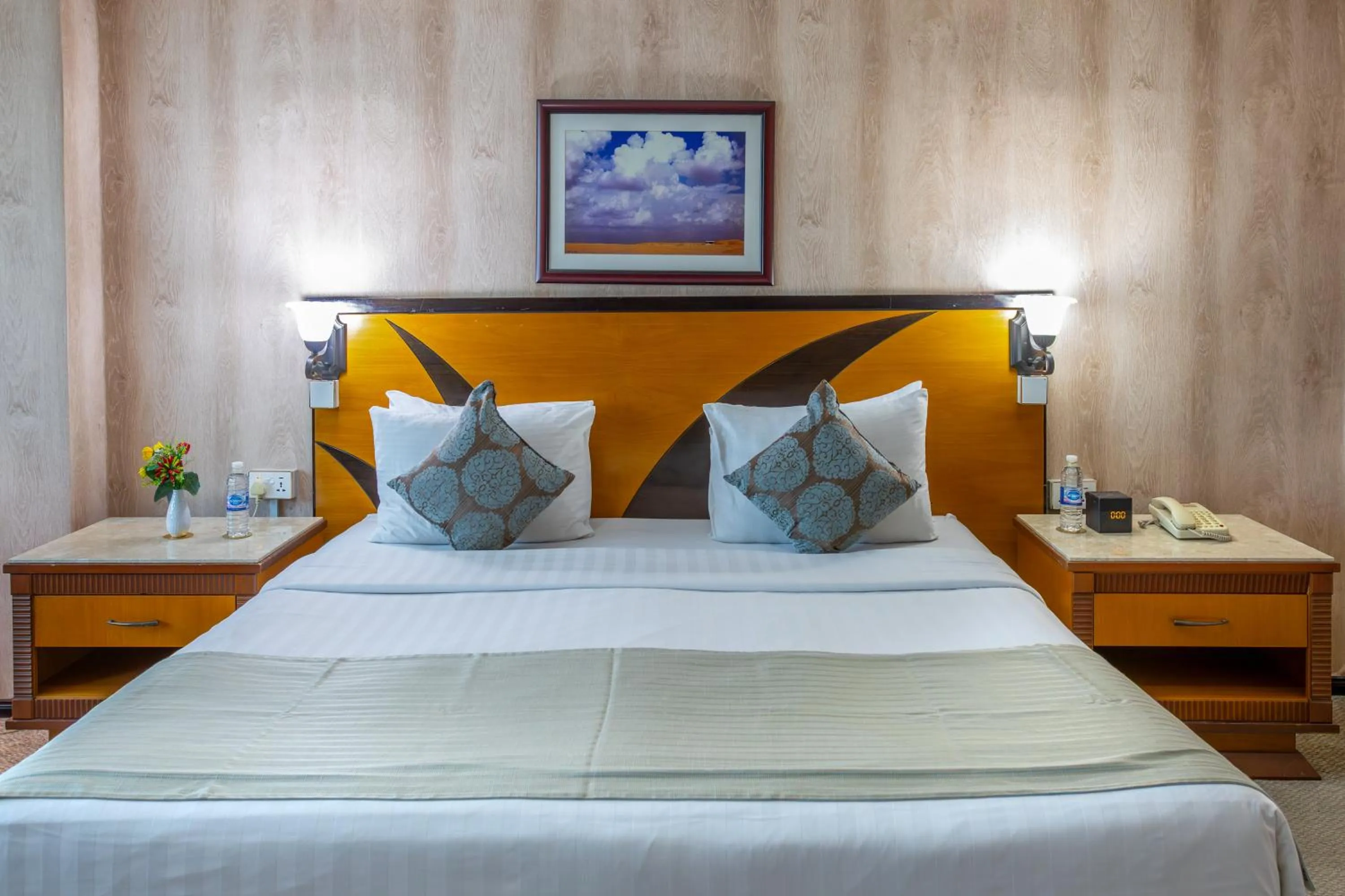 Bed in THE PARK HOTEL Formerly Al Jawhara Gardens