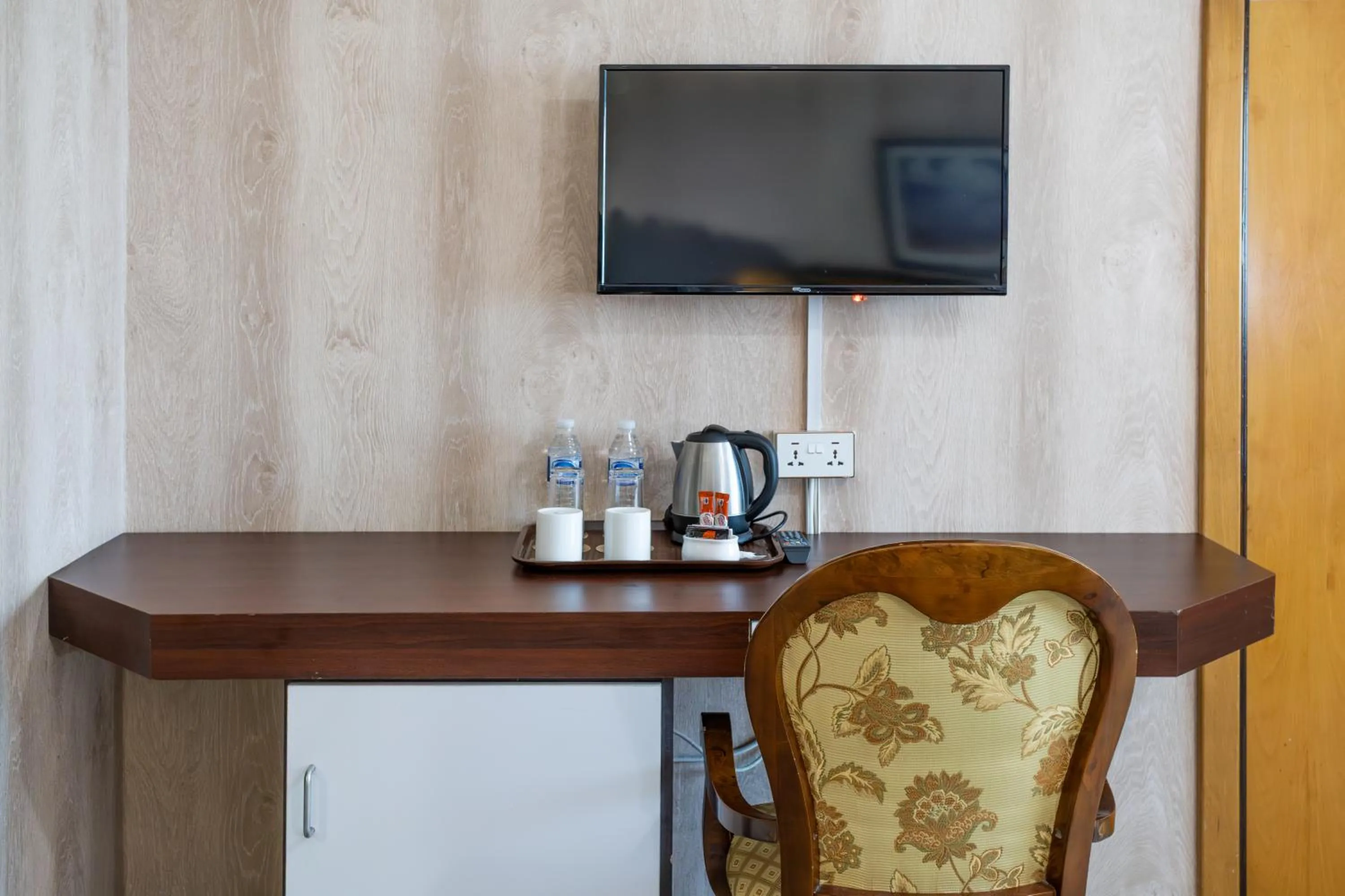 TV and multimedia in THE PARK HOTEL Formerly Al Jawhara Gardens