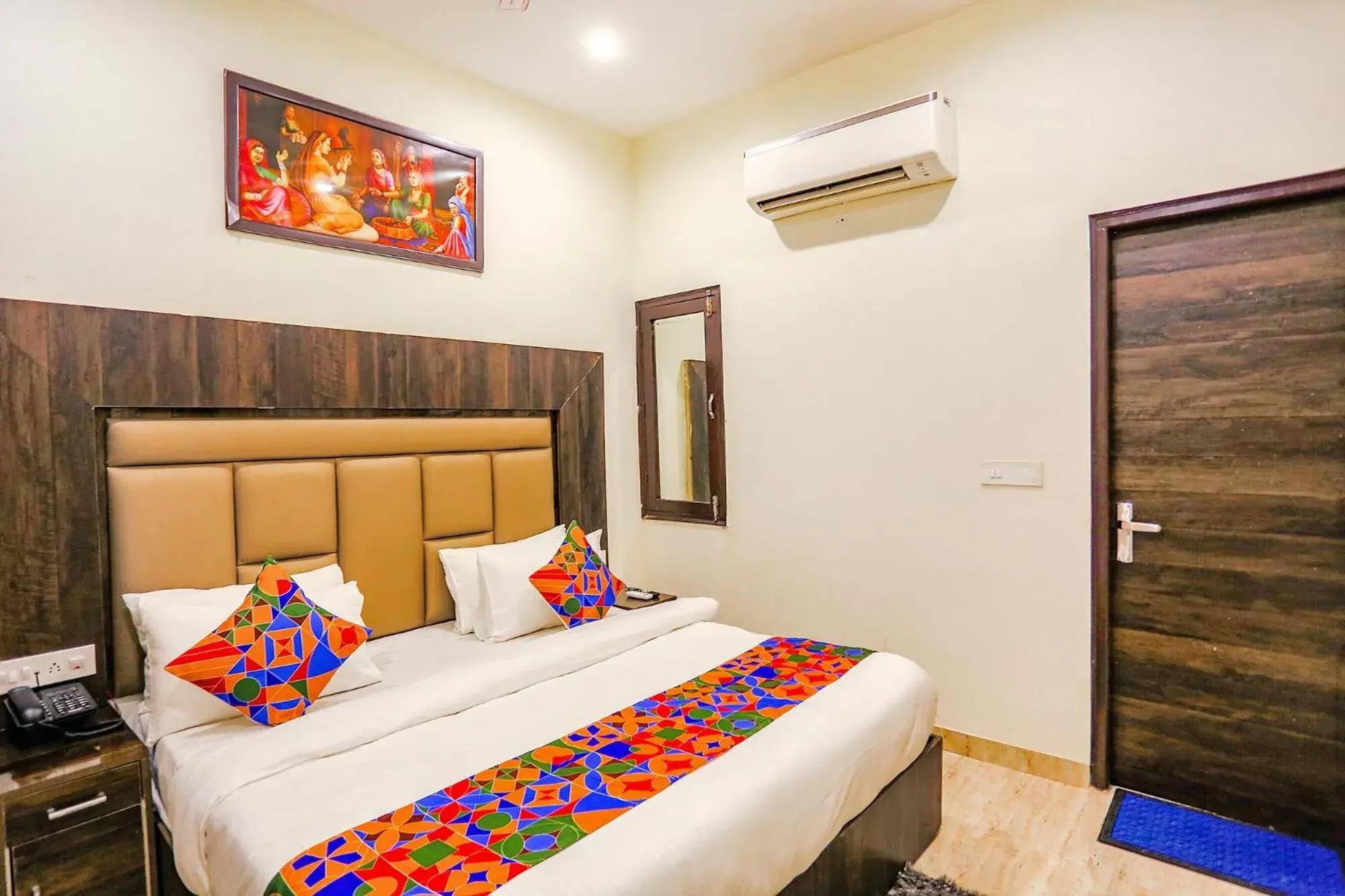 Deluxe Room - single occupancy in FabHotel The Kiara Near IGI Delhi Airport Deluxe Room - single occupancy in FabHotel The Kiara Near IGI Delhi Airport