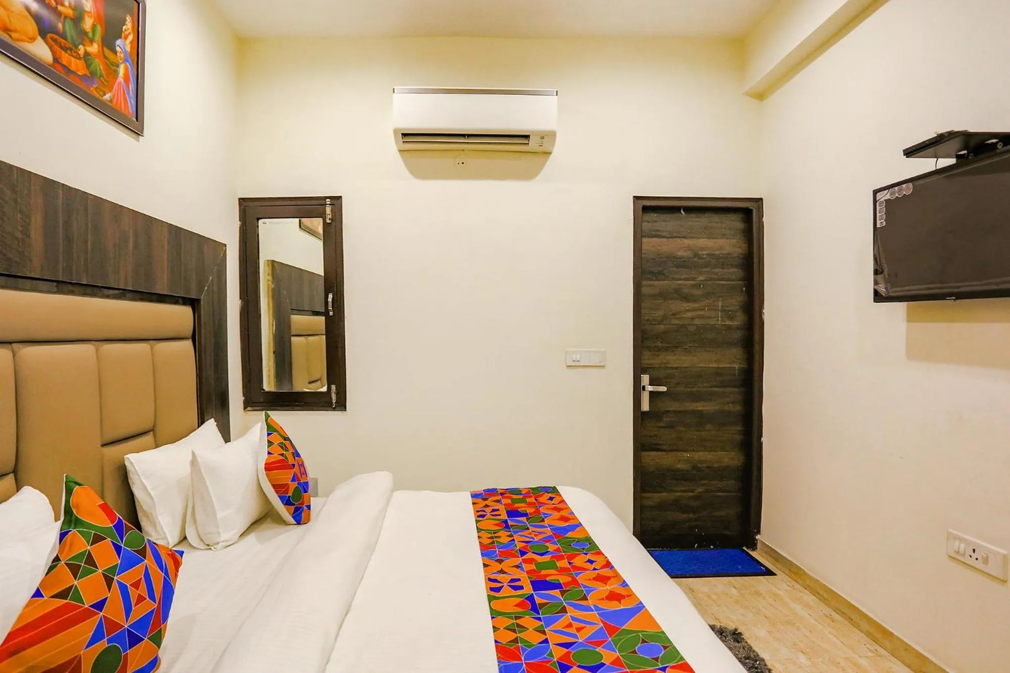 Bed in FabHotel The Kiara Near IGI Delhi Airport