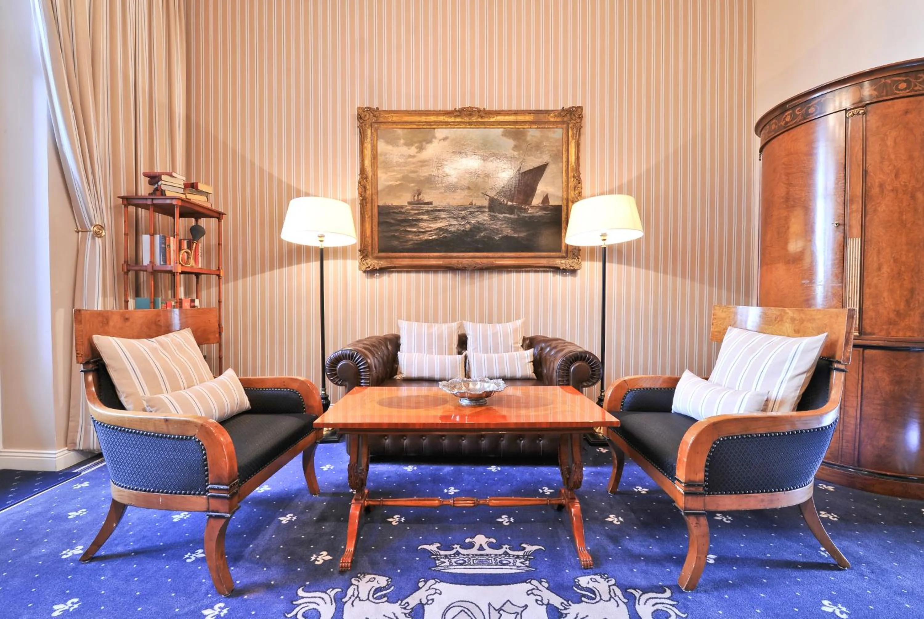 Library in Hotel Windsor