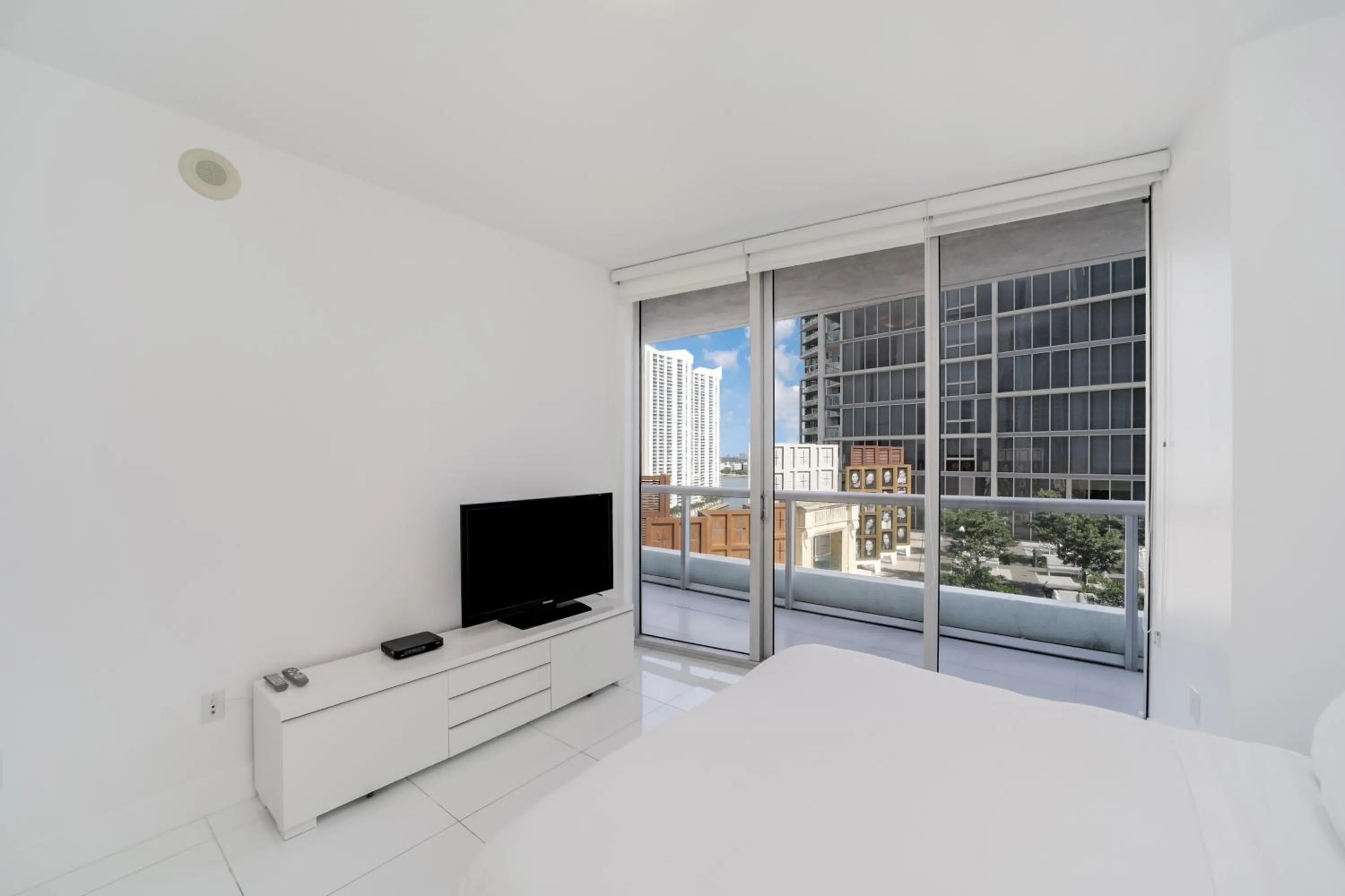 Bed in Icon Brickell Miami