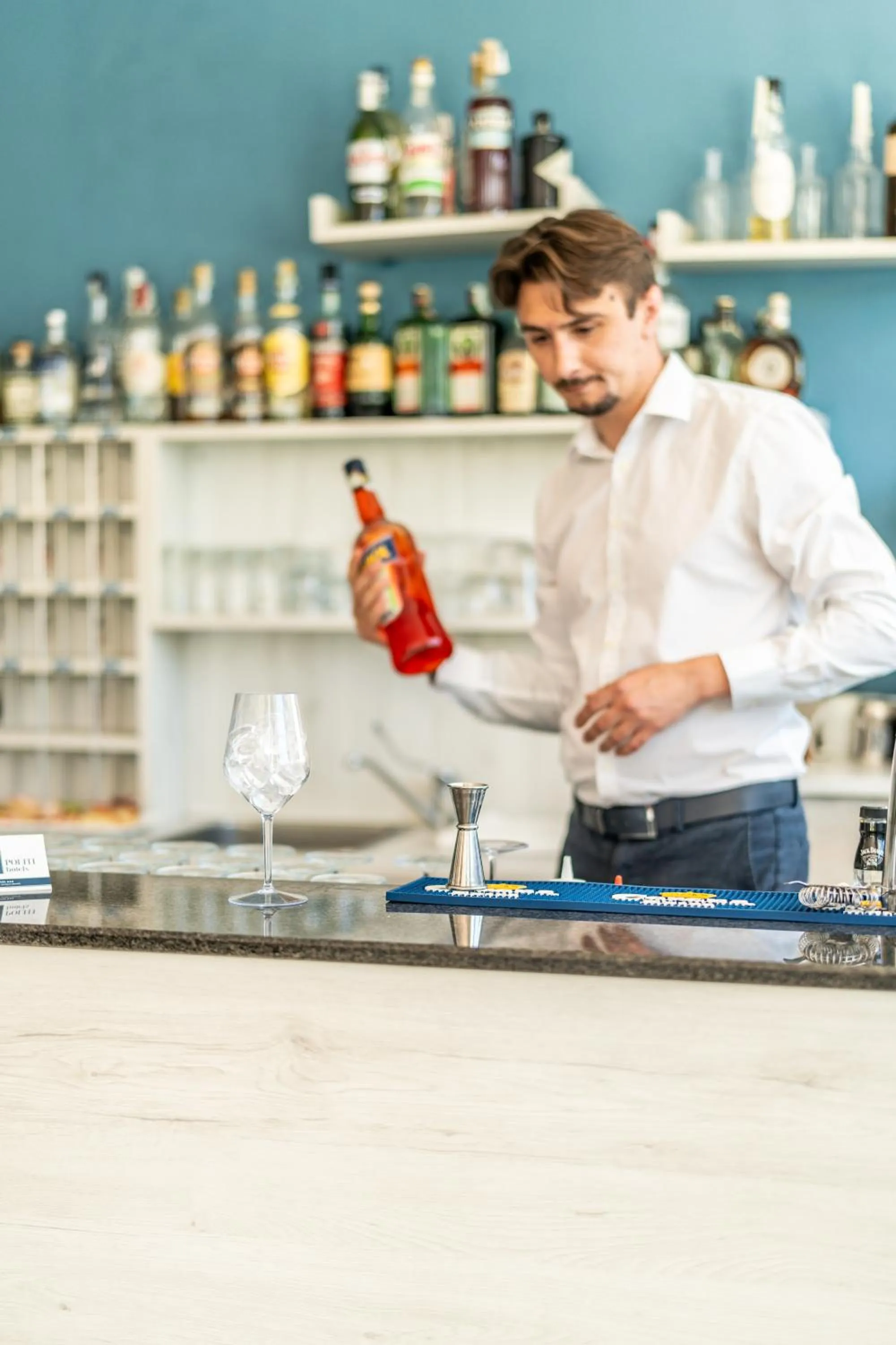 Restaurant/places to eat in HOTEL CONTI