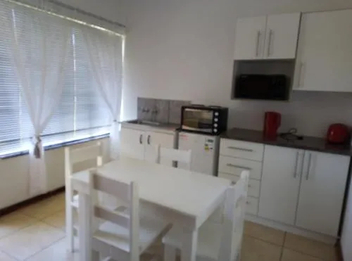 Spacious 1bed + braai 13km to Paternoster beach