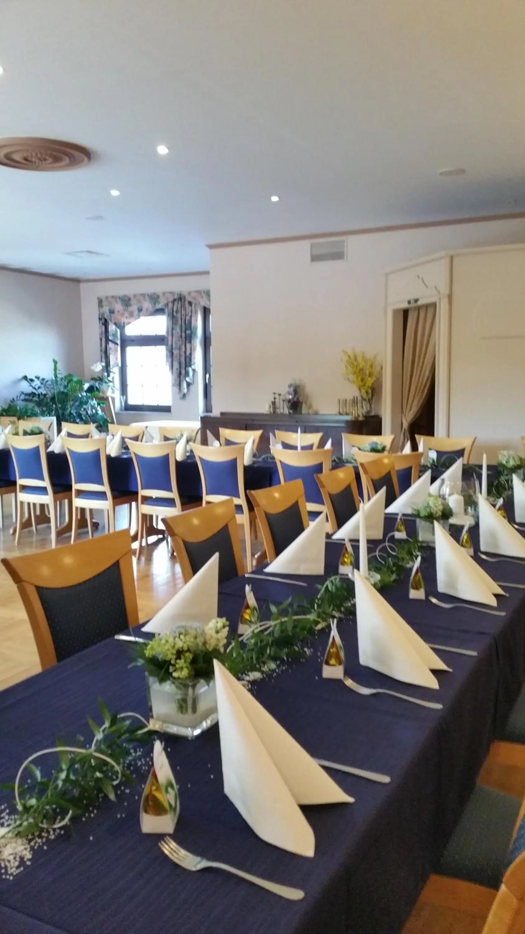 Restaurant/places to eat in Hotel Zum Anger