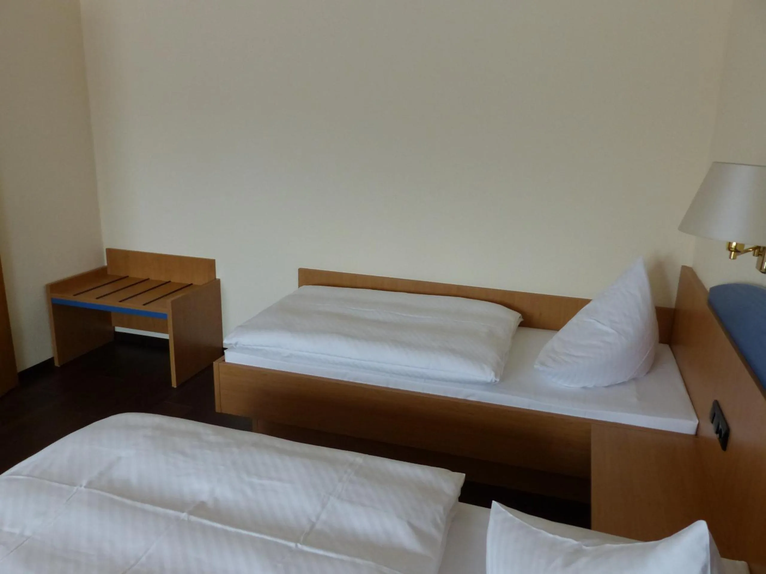 Bedroom, Bed in Hotel Zum Anger