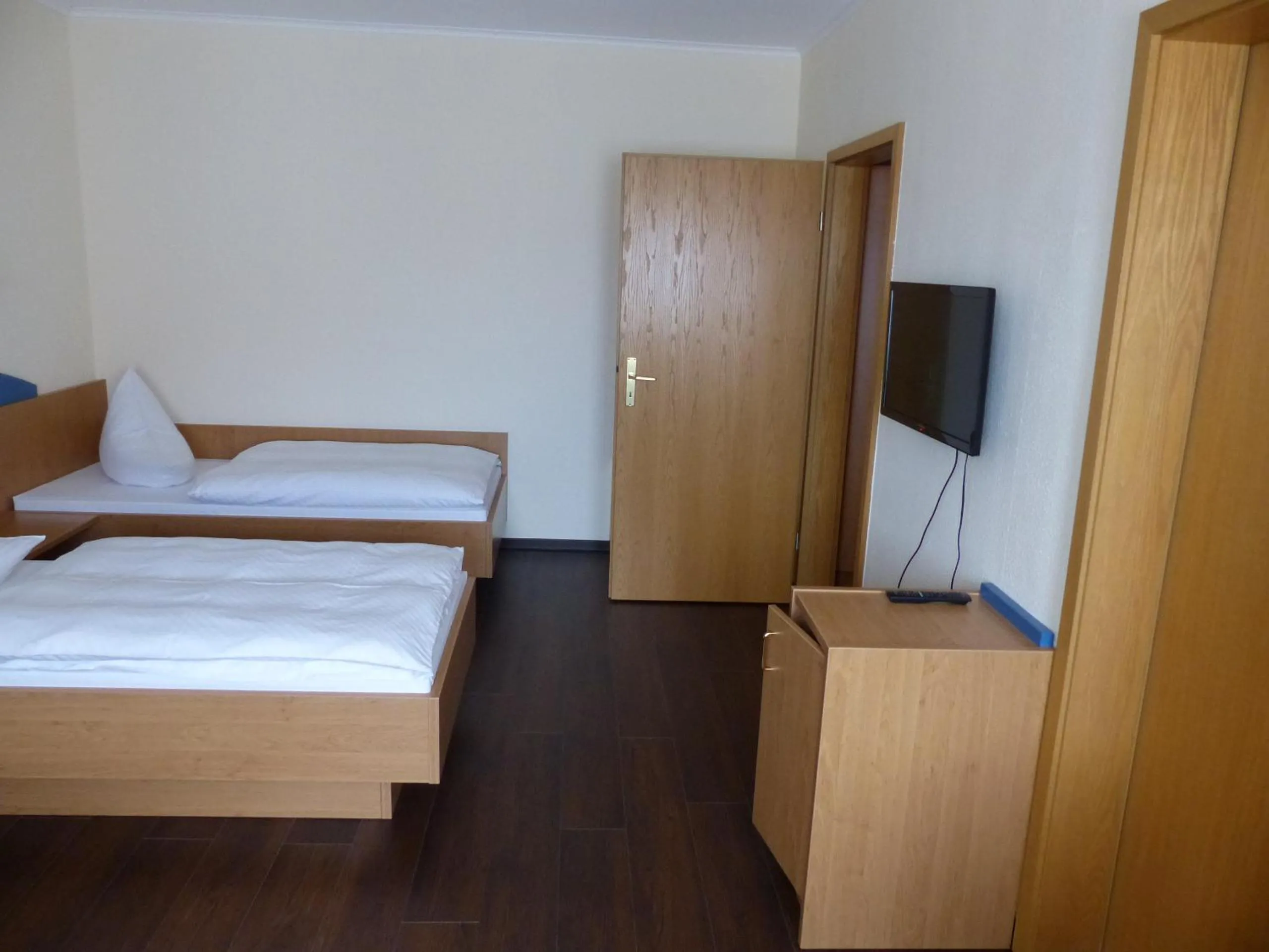 Bedroom, Bed in Hotel Zum Anger