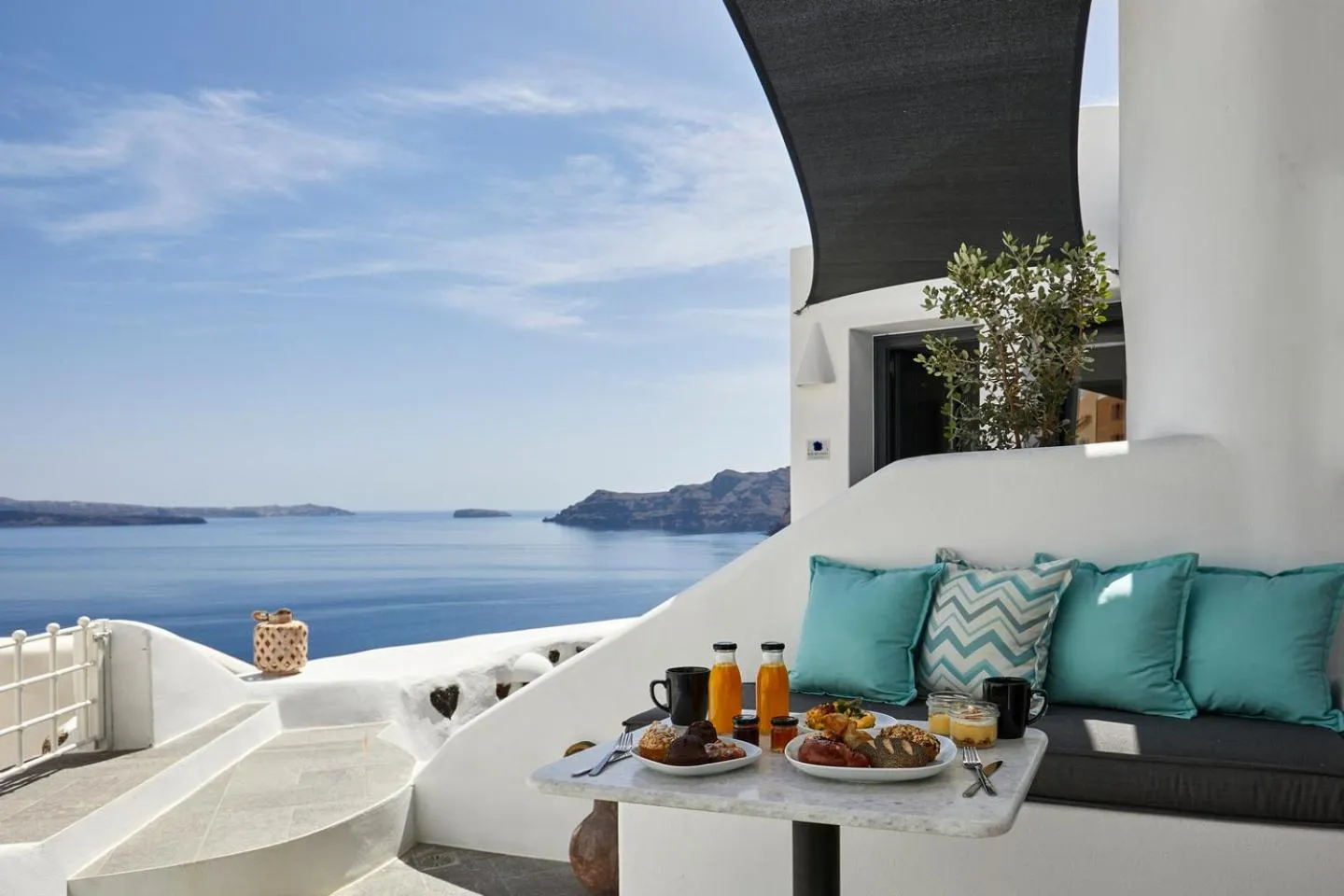 Balcony/Terrace in Blue Art Caves