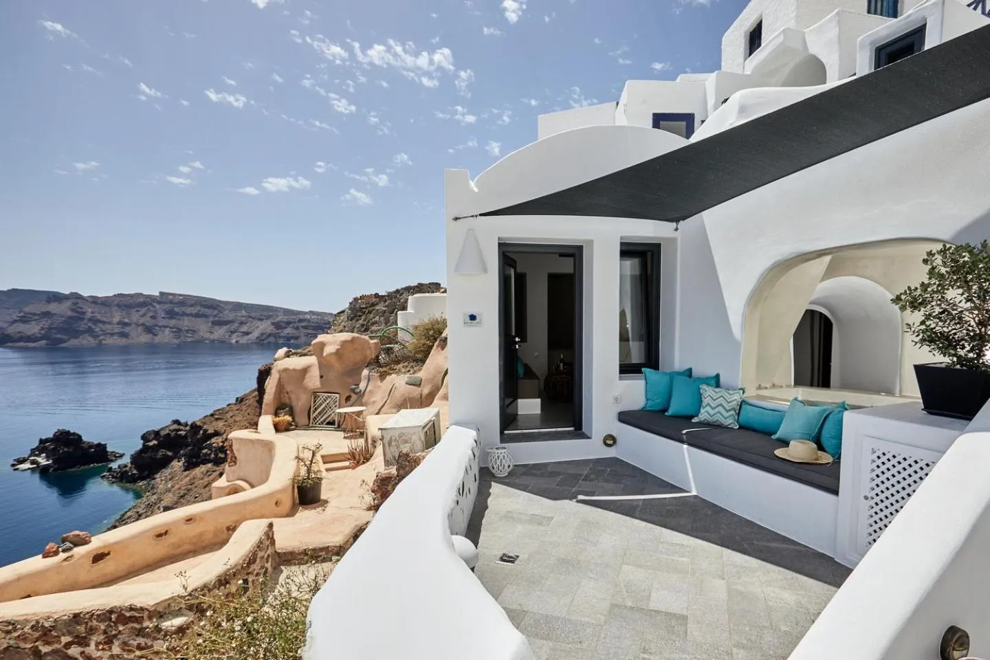 Balcony/Terrace in Blue Art Caves