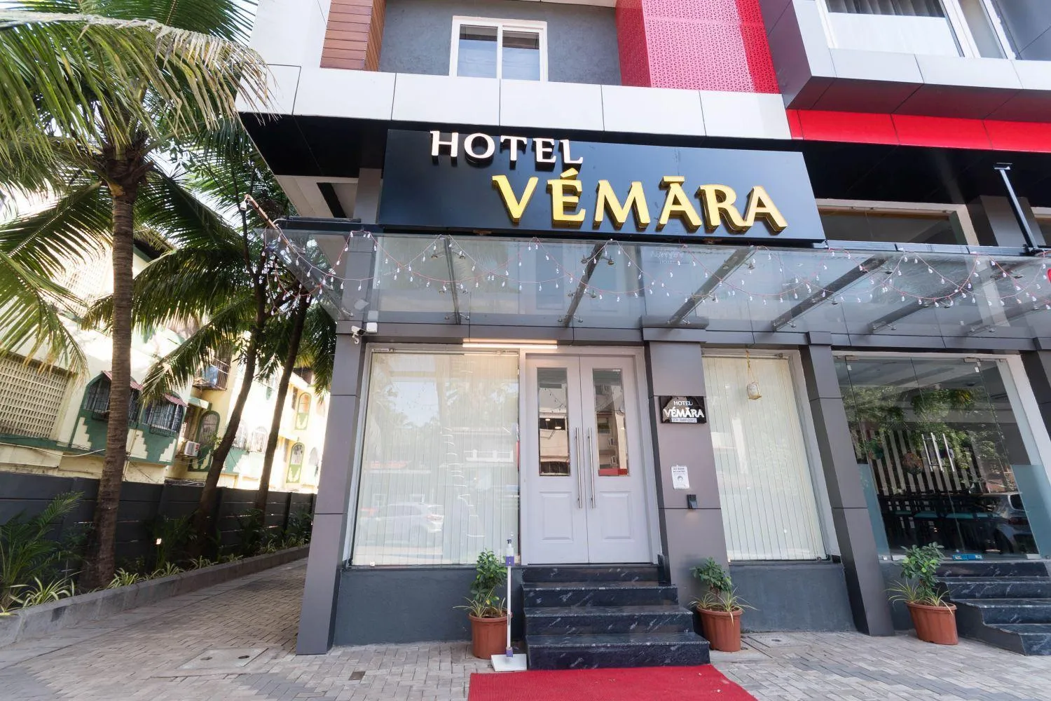 Property building in Hotel Vemara
