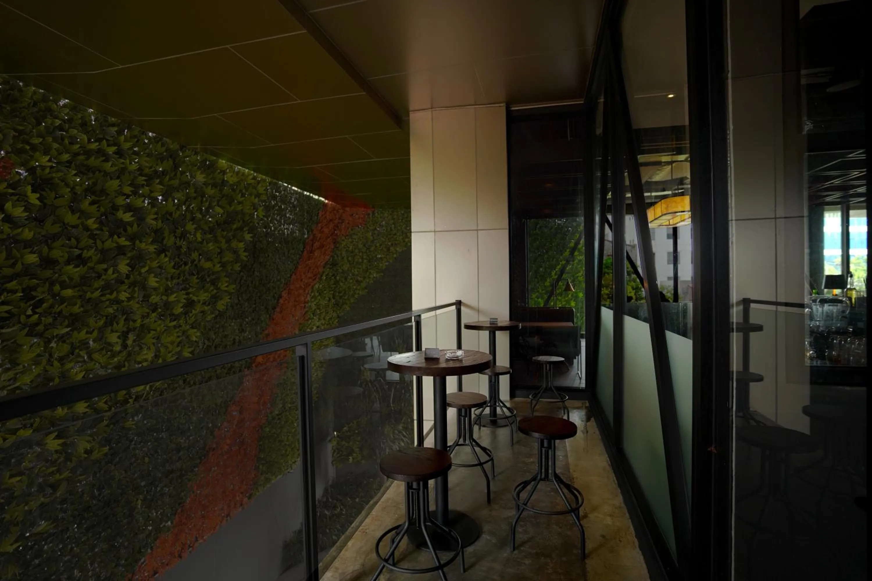 Restaurant/places to eat in Awann Sewu Boutique Hotel and Suite Semarang