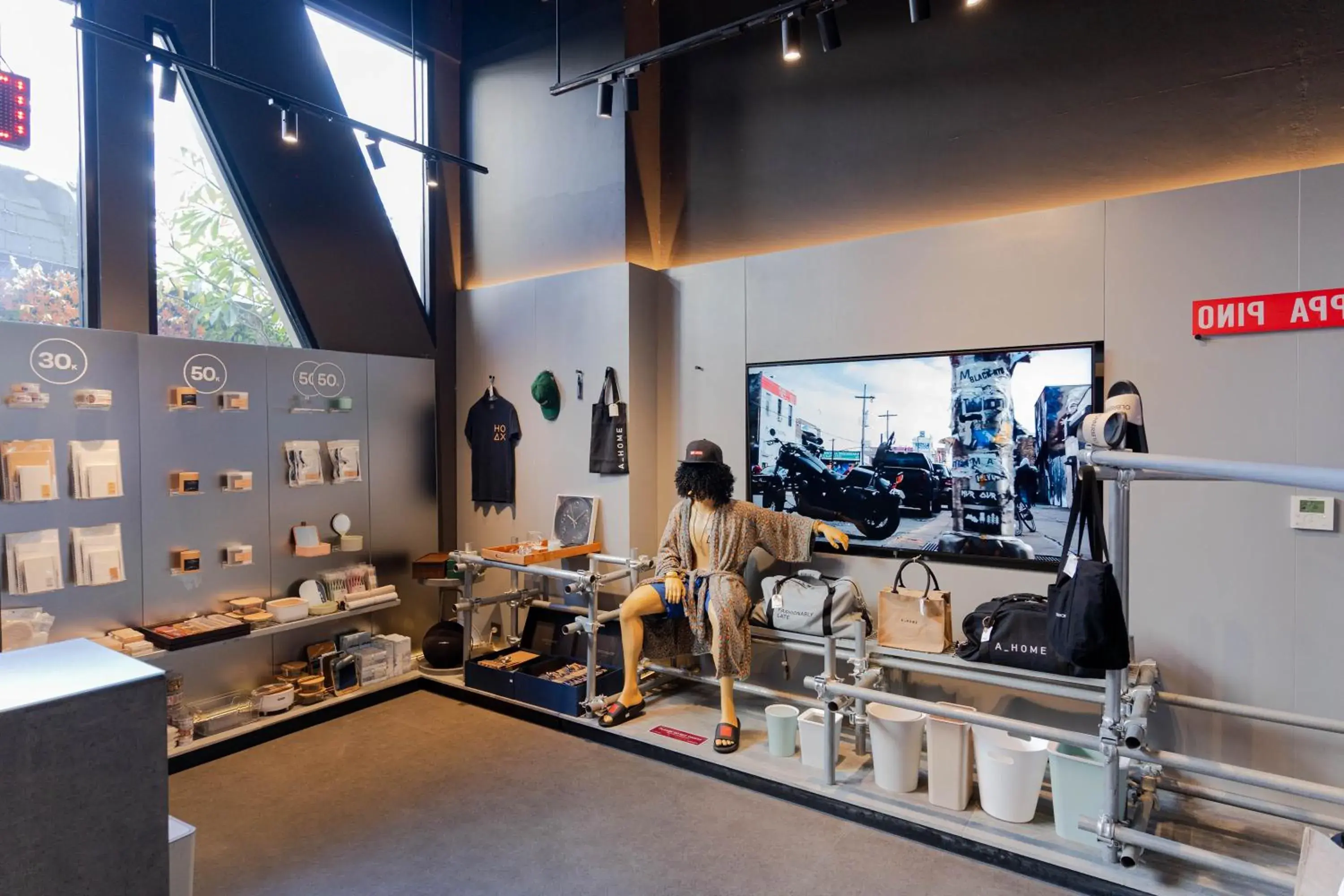 Property building in Awann Sewu Boutique Hotel and Suite Semarang Property building in Awann Sewu Boutique Hotel and Suite Semarang