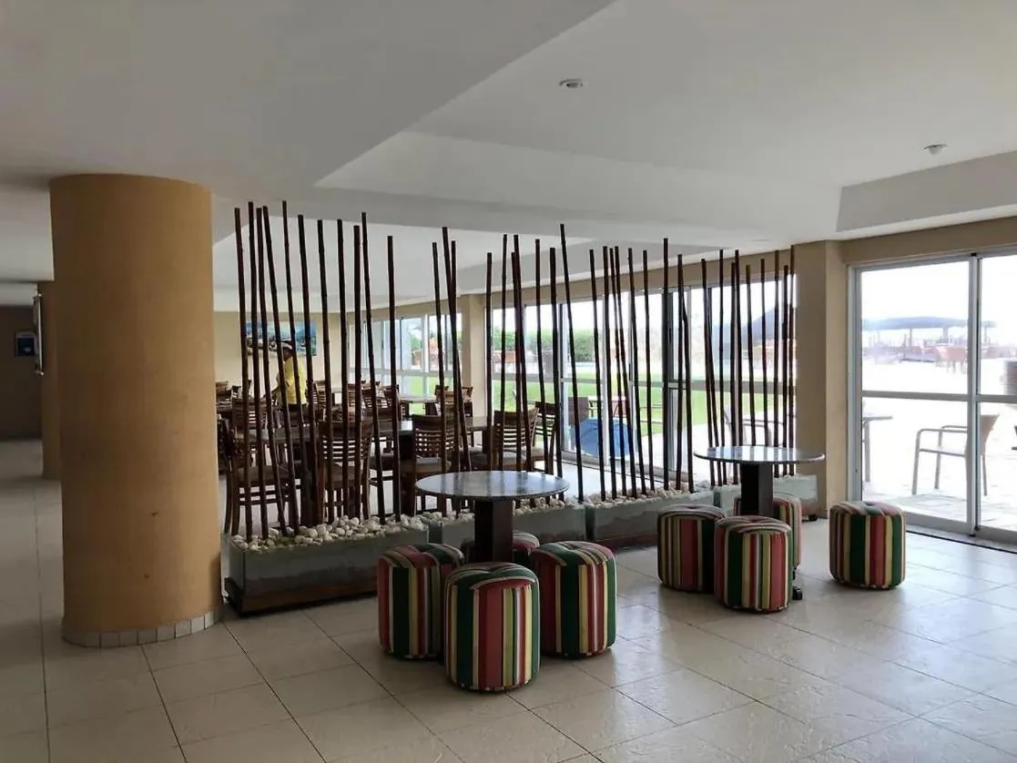 Restaurant/places to eat in Muro Alto Marupiara Suítes