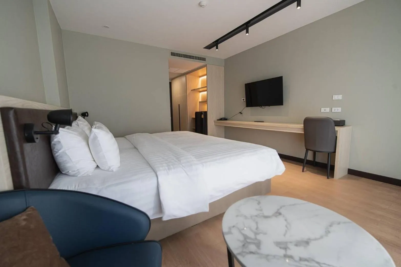 Bedroom, Bed in Lewit Hotel Pattaya, a member of Radisson Individuals