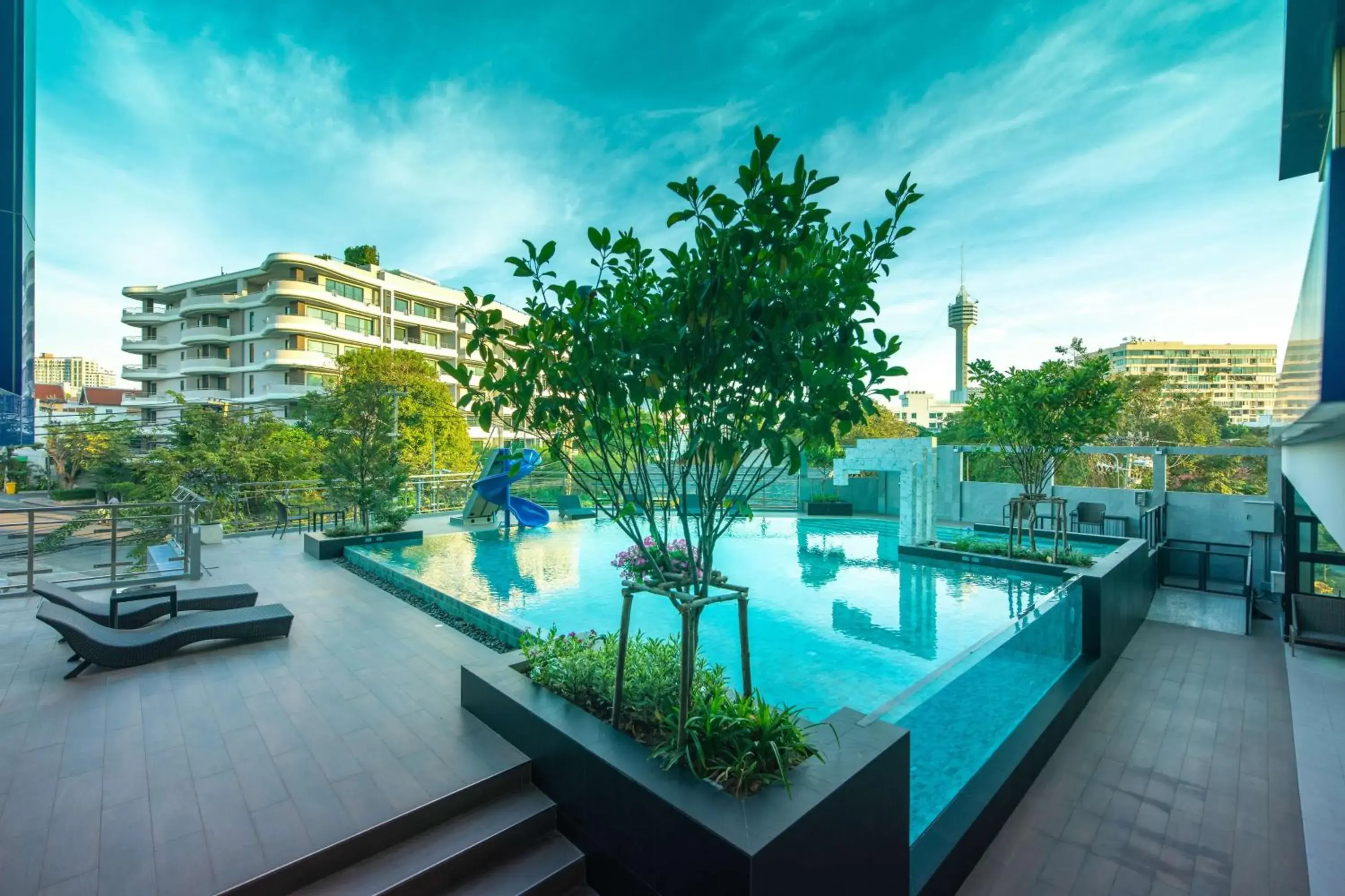 Pool view in Lewit Hotel Pattaya, a member of Radisson Individuals Pool view in Lewit Hotel Pattaya, a member of Radisson Individuals