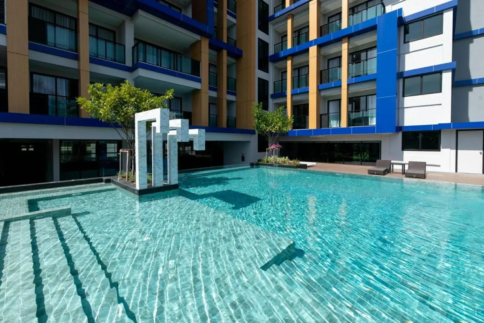 Swimming pool in Lewit Hotel Pattaya, a member of Radisson Individuals Swimming pool in Lewit Hotel Pattaya, a member of Radisson Individuals