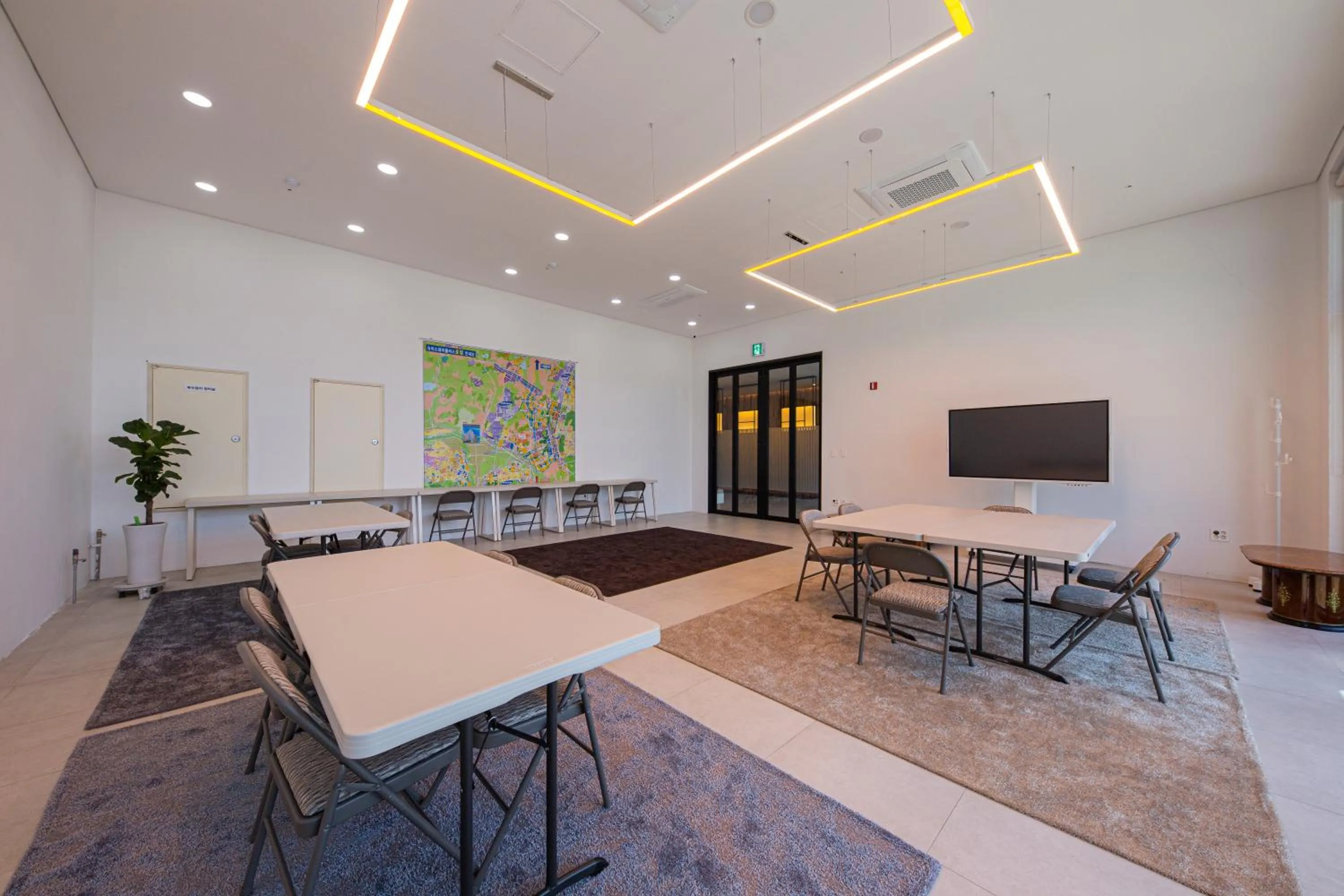 Meeting/conference room in Best Western Asan Hotel