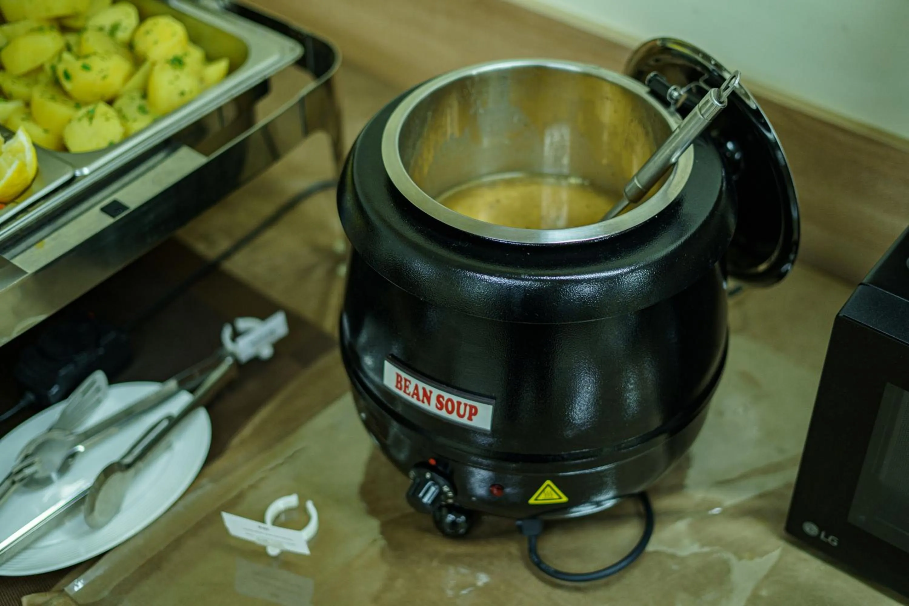 Restaurant/places to eat in Welcome Inn Hotel