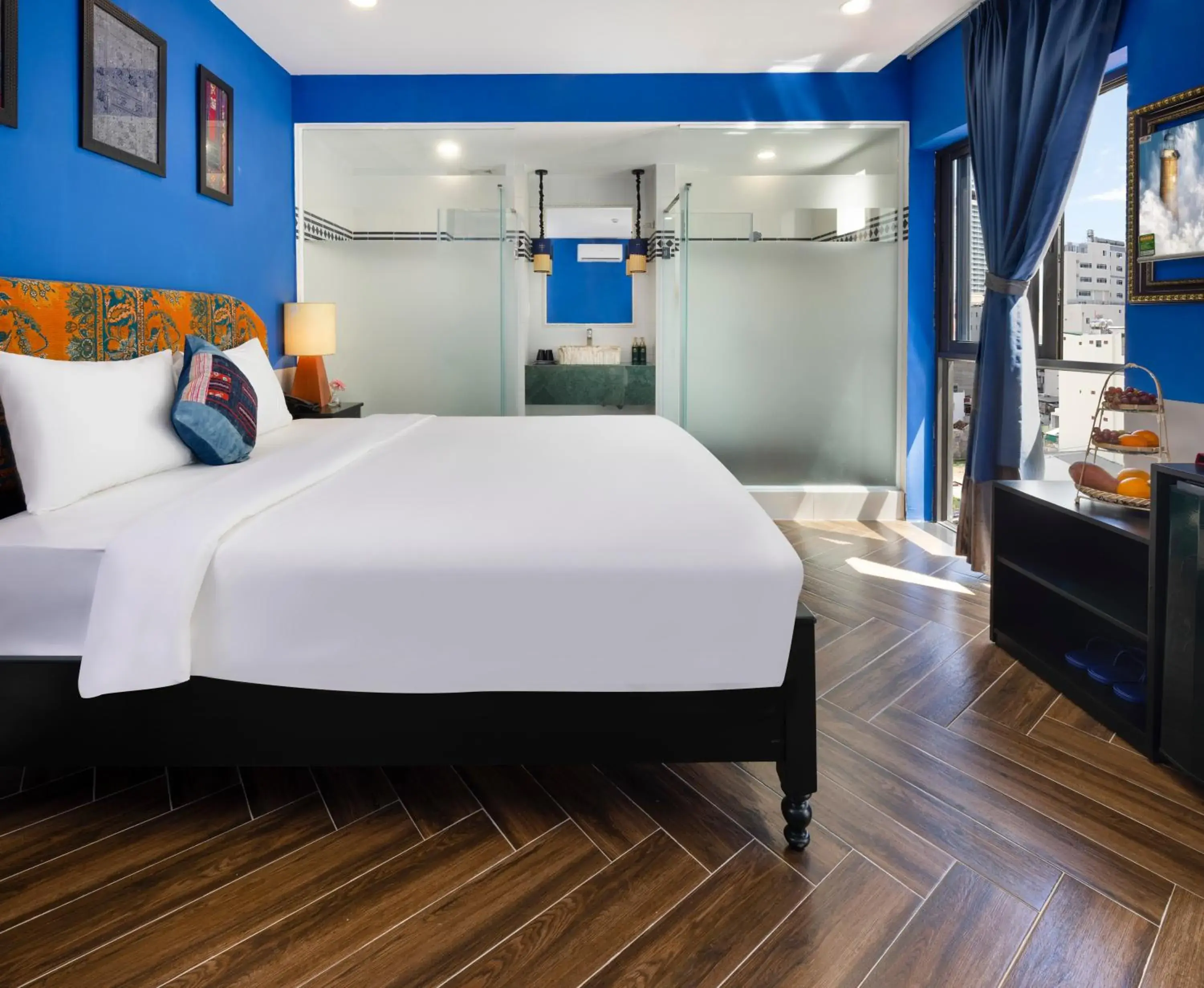 Bedroom, Bed in Heritage Boutique Sierra Legend Bedroom, Bed in Heritage Boutique Sierra Legend