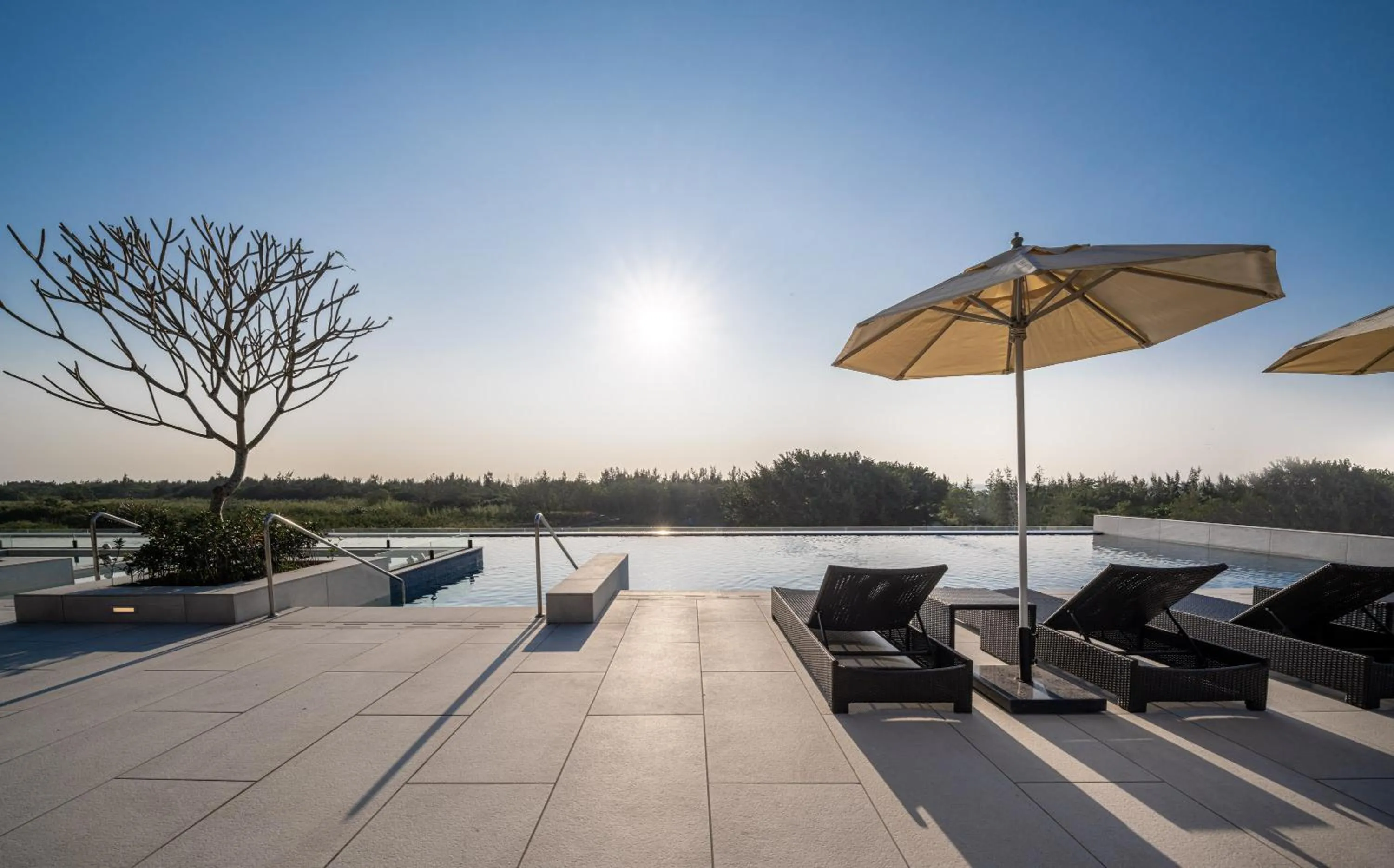 Swimming pool in Lakeshore Hotel Hualien Taroko