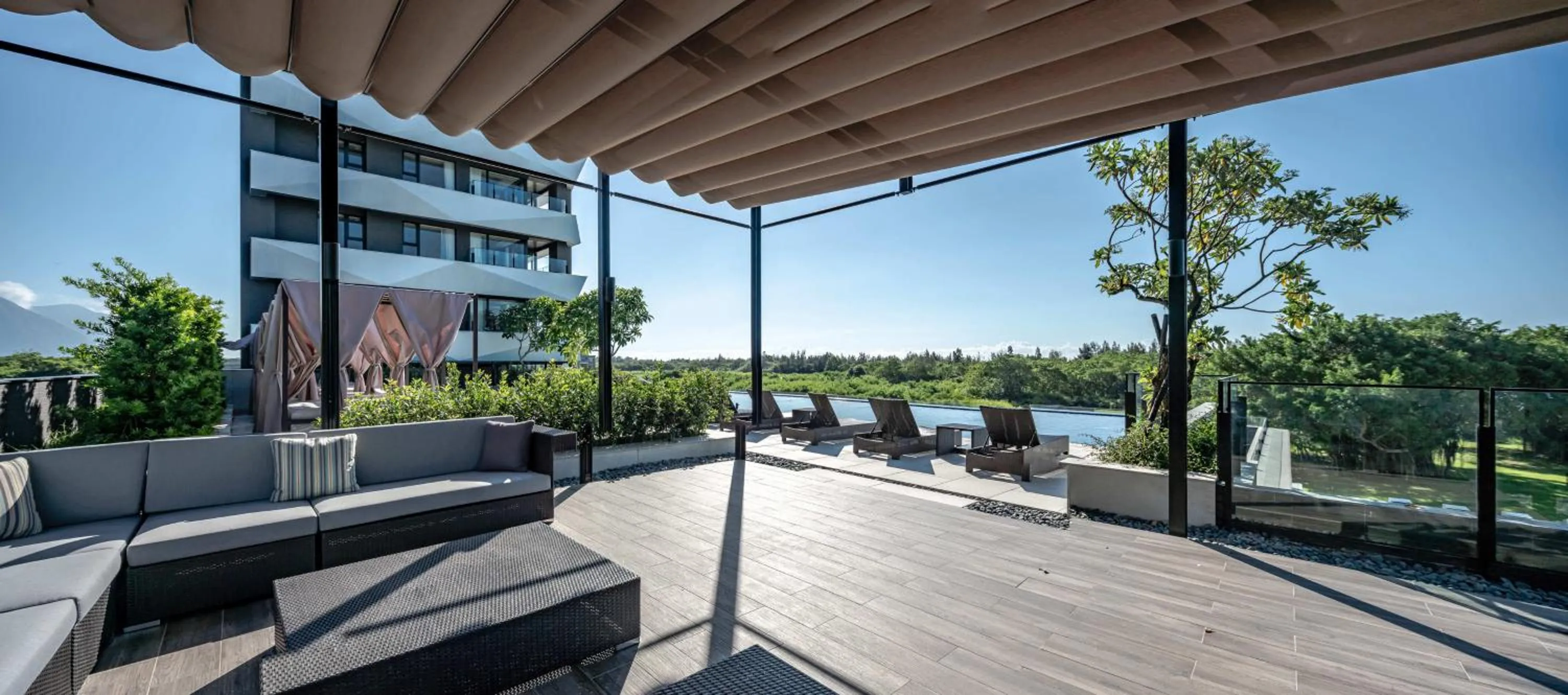 Swimming pool in Lakeshore Hotel Hualien Taroko