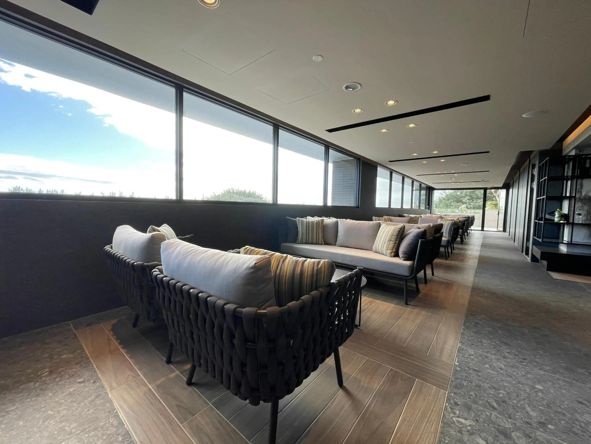 Communal lounge/ TV room in Lakeshore Hotel Hualien Taroko