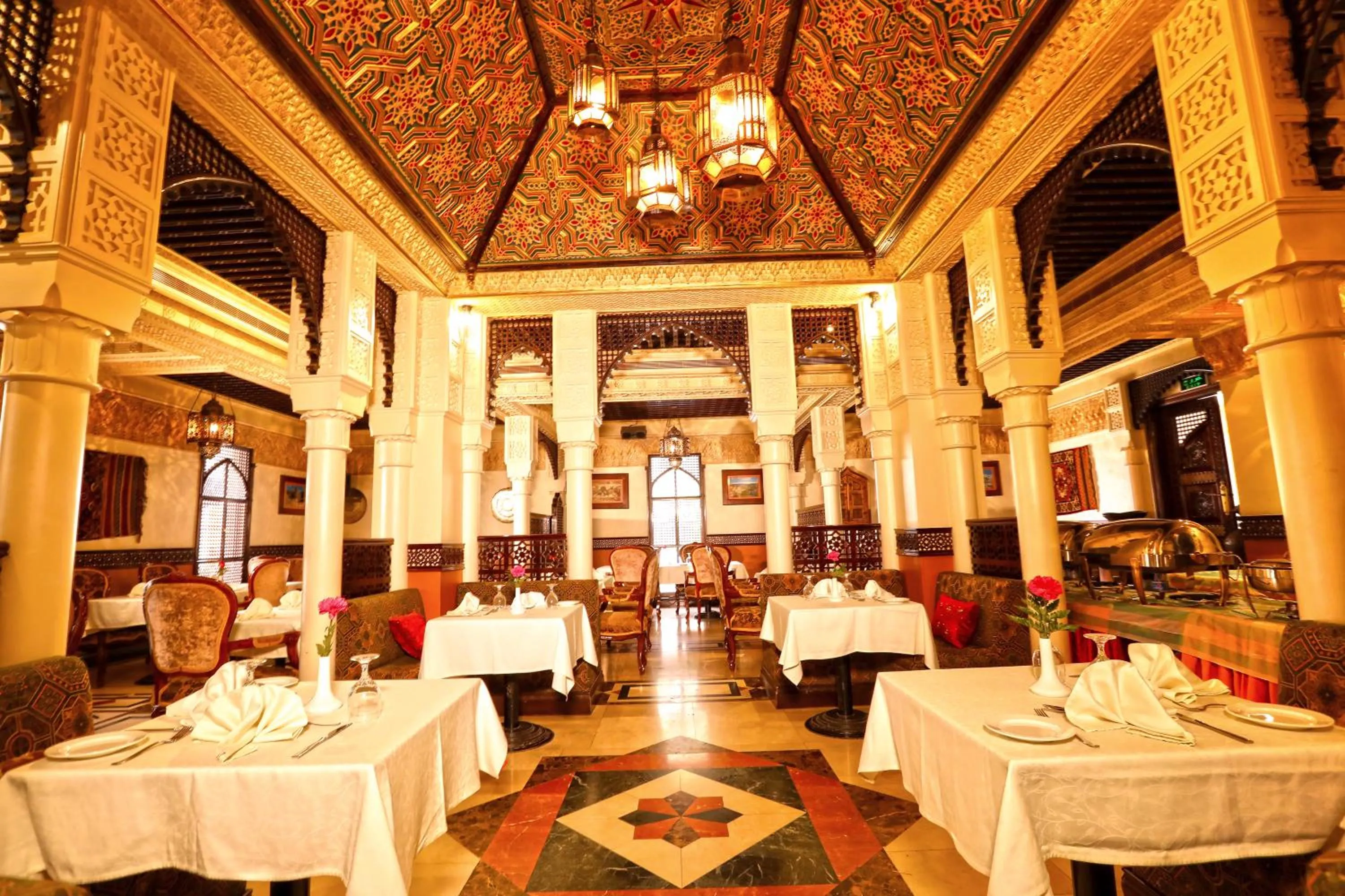 Restaurant/places to eat in Delmon International Hotel