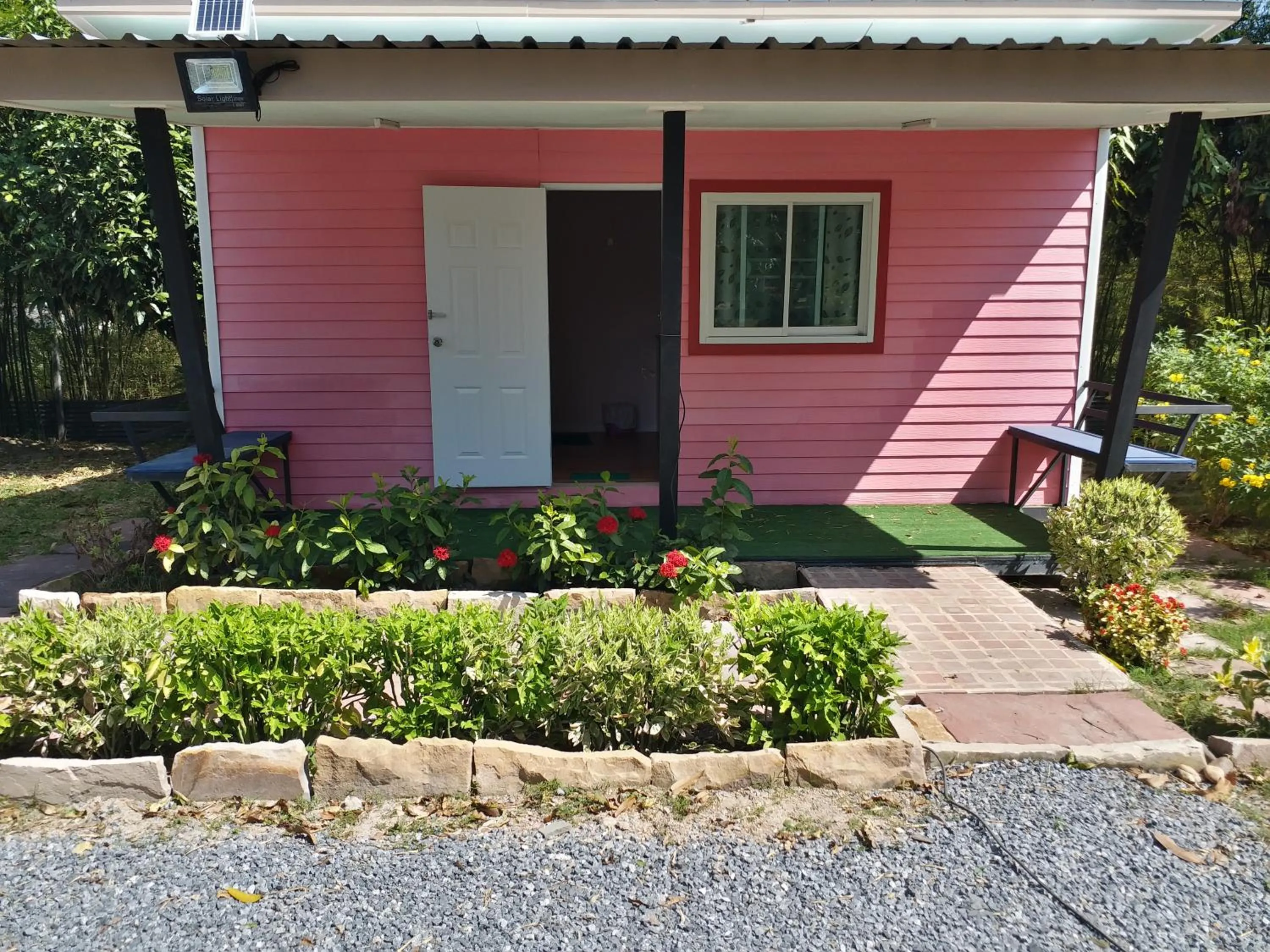 Facade/entrance in Baan Hin Sai Suay