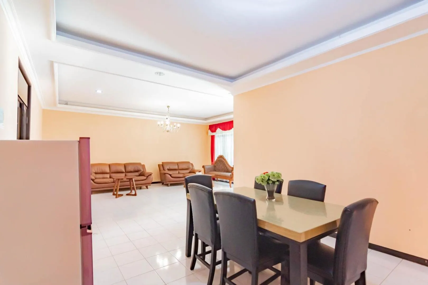 Property building in Shofy Guest House Mitra RedDoorz