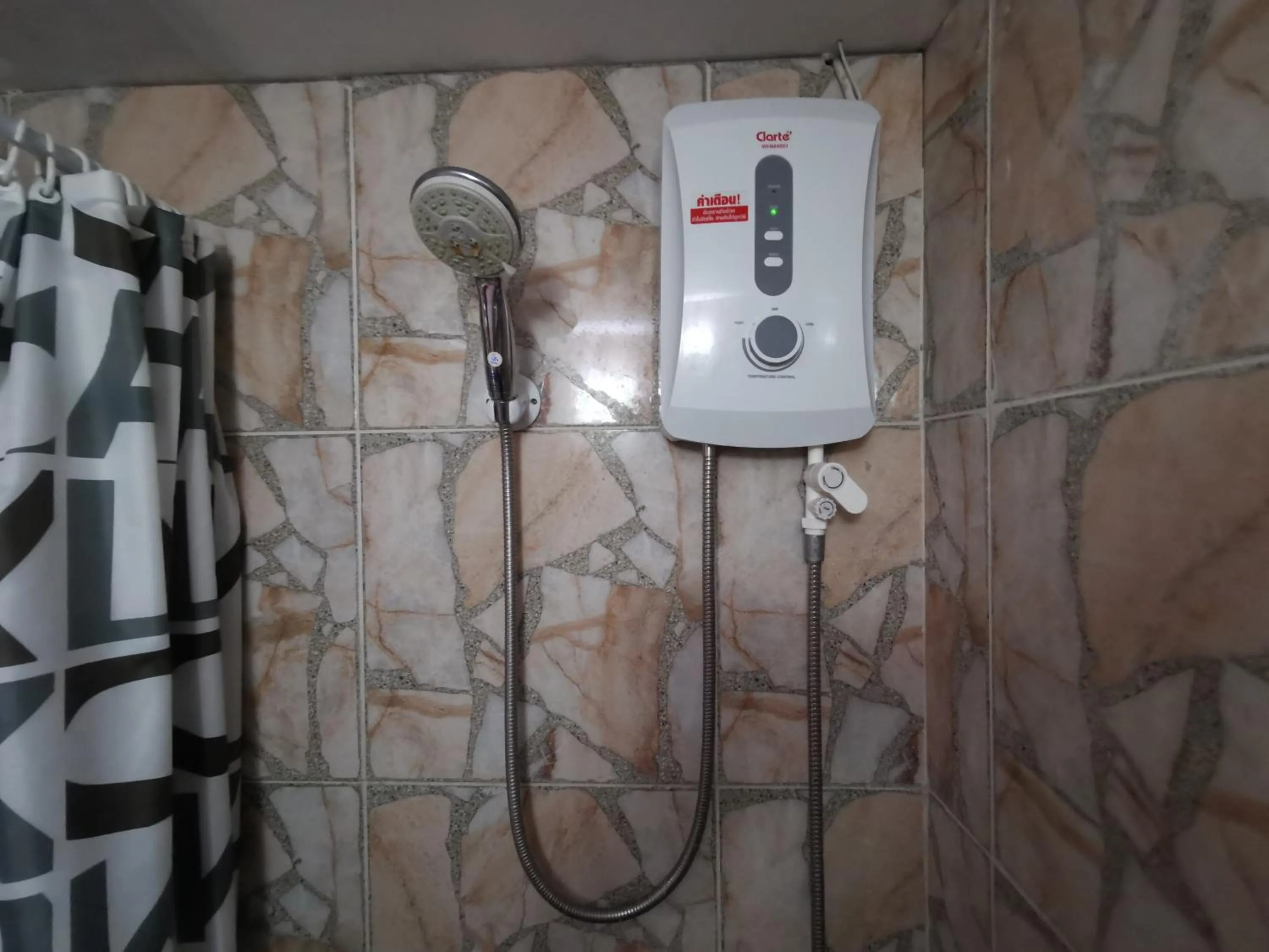 Bathroom in Lek Homestay