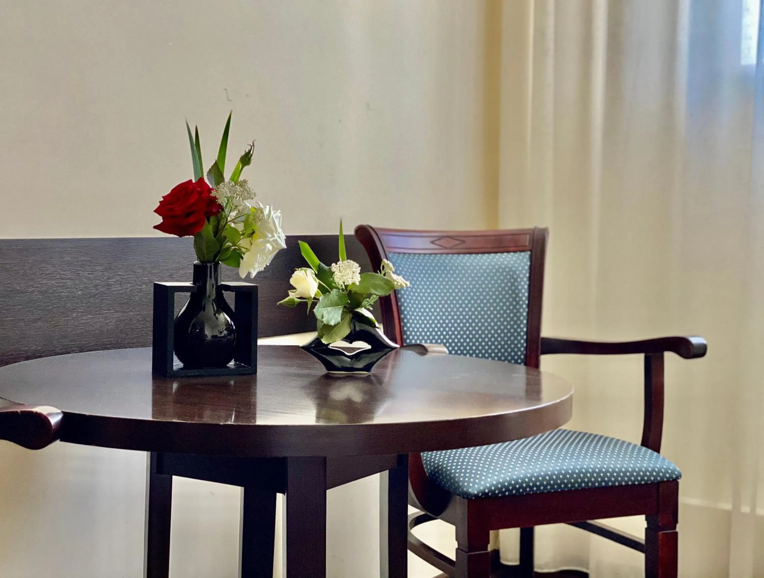Dining area in Parvana Hotel