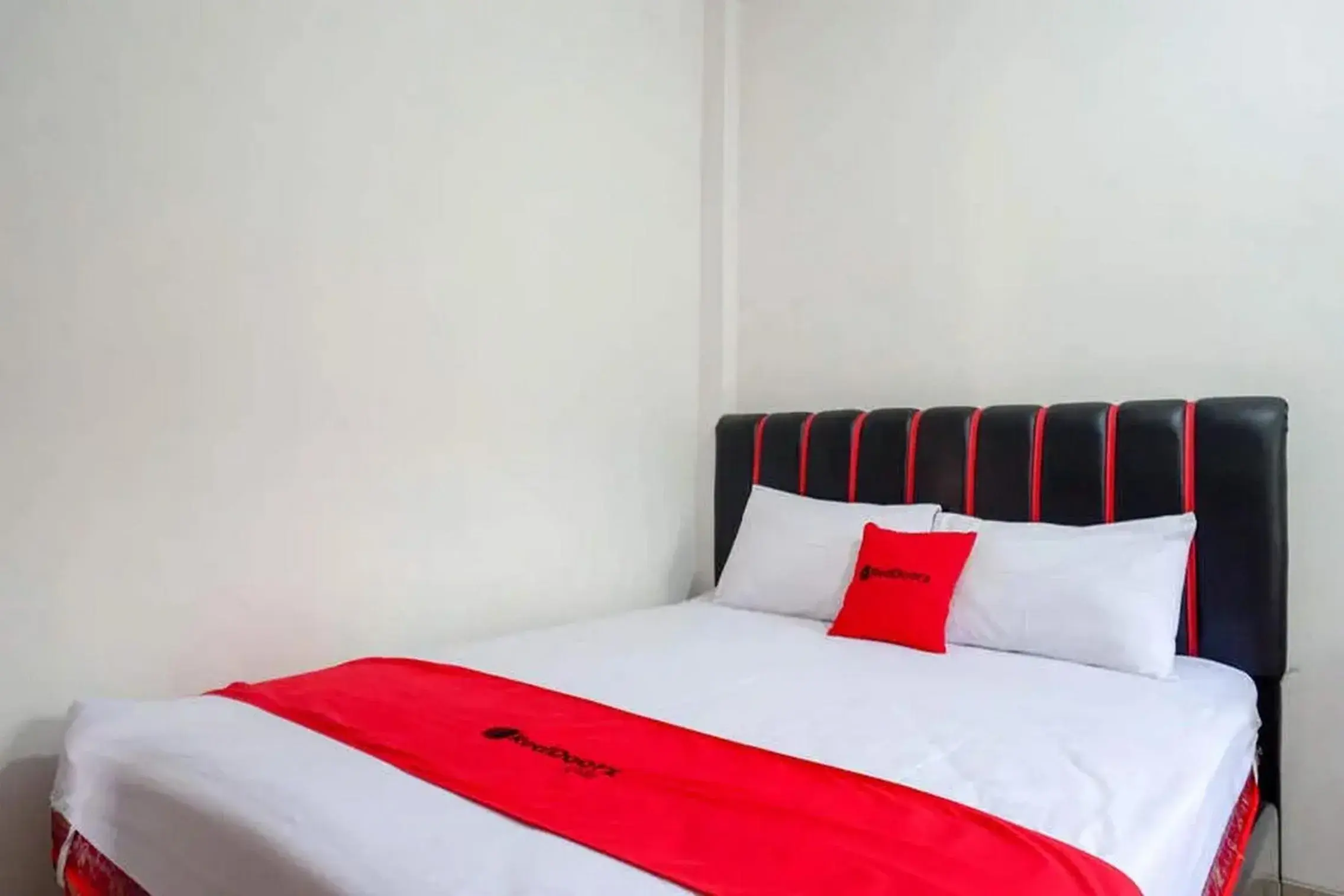 Bedroom, Bed in RedDoorz Syariah near Universitas Jenderal Soedirman 2 Bedroom, Bed in RedDoorz Syariah near Universitas Jenderal Soedirman 2