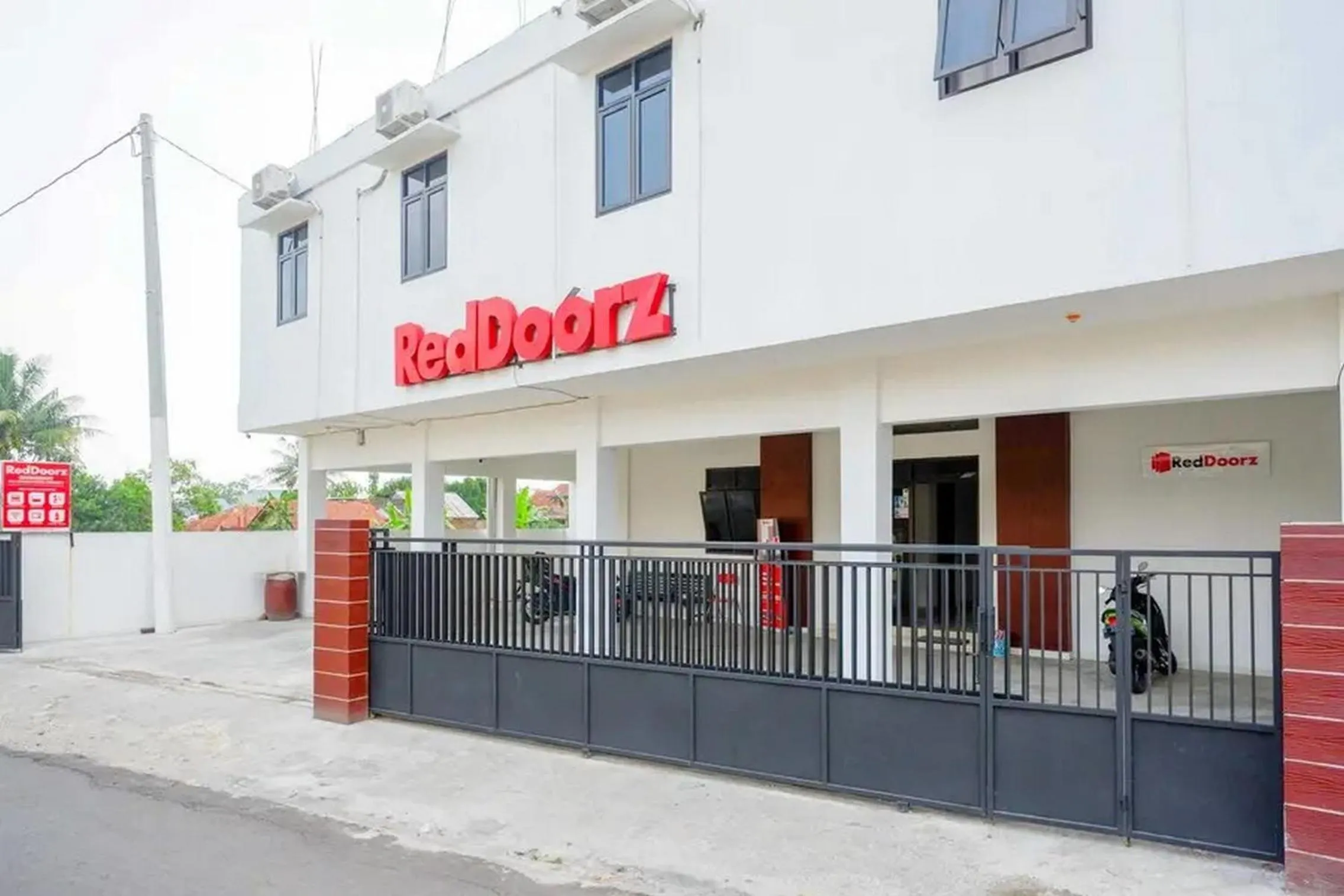 Property building in RedDoorz Syariah near Universitas Jenderal Soedirman 2