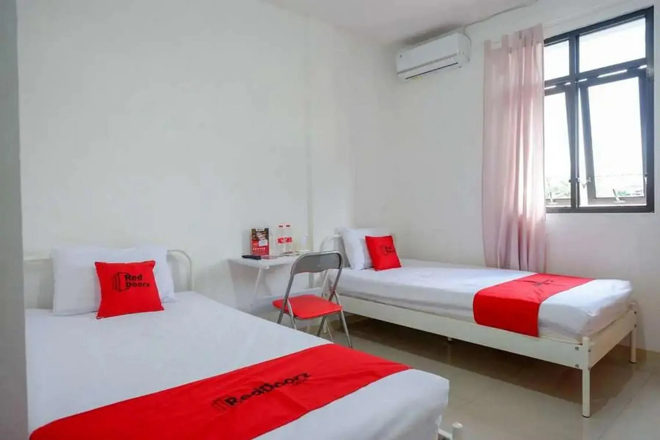 Bedroom, Bed in RedDoorz Syariah near Universitas Jenderal Soedirman 2 Bedroom, Bed in RedDoorz Syariah near Universitas Jenderal Soedirman 2