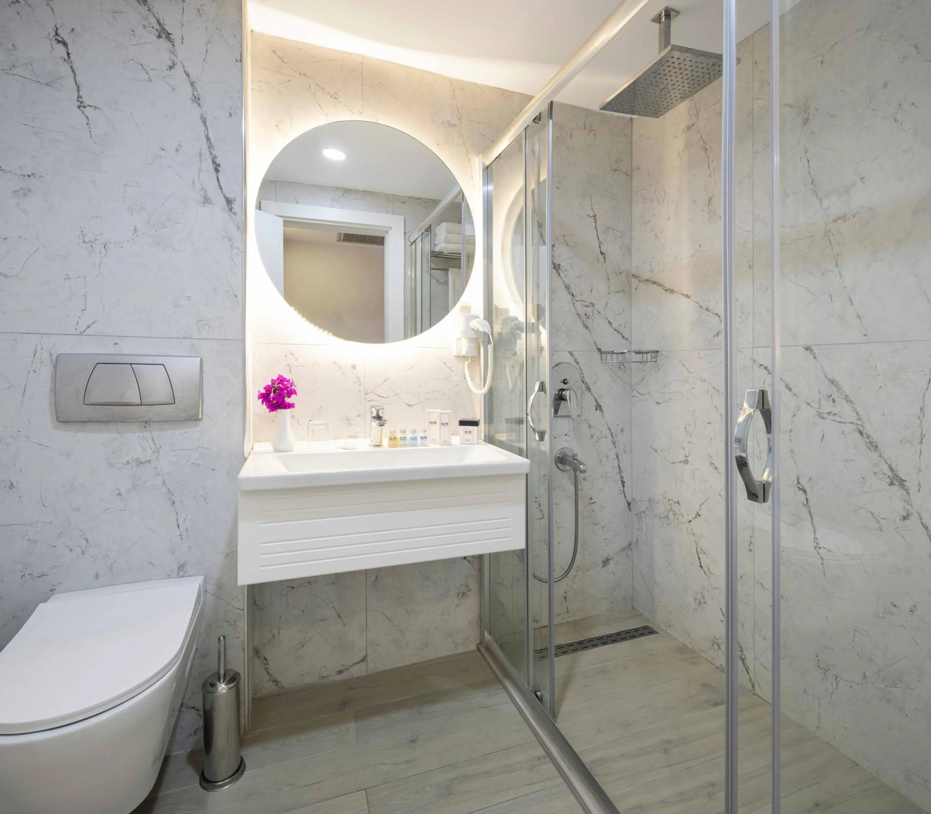 Shower in Elite Hotel Yalıkavak