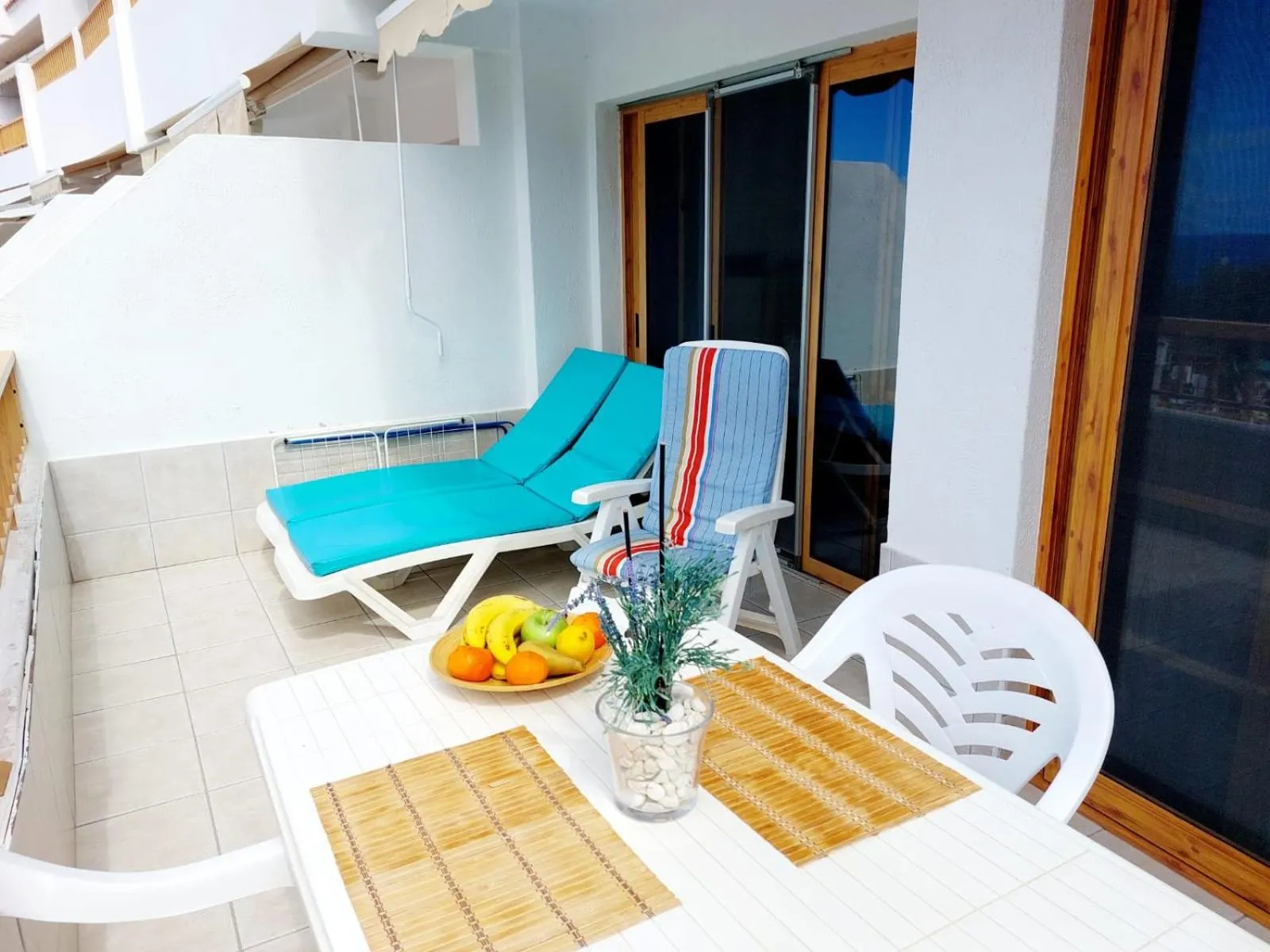 FIRST LINE Los Geranios Ocean View Apartment Air Conditioned 50 m from La Pinta beach