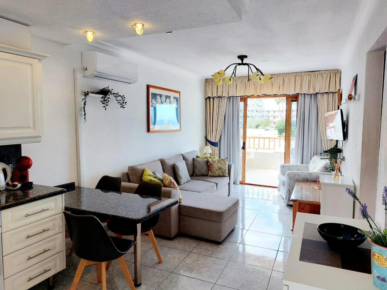 FIRST LINE Los Geranios Ocean View Apartment Air Conditioned 50 m from La Pinta beach