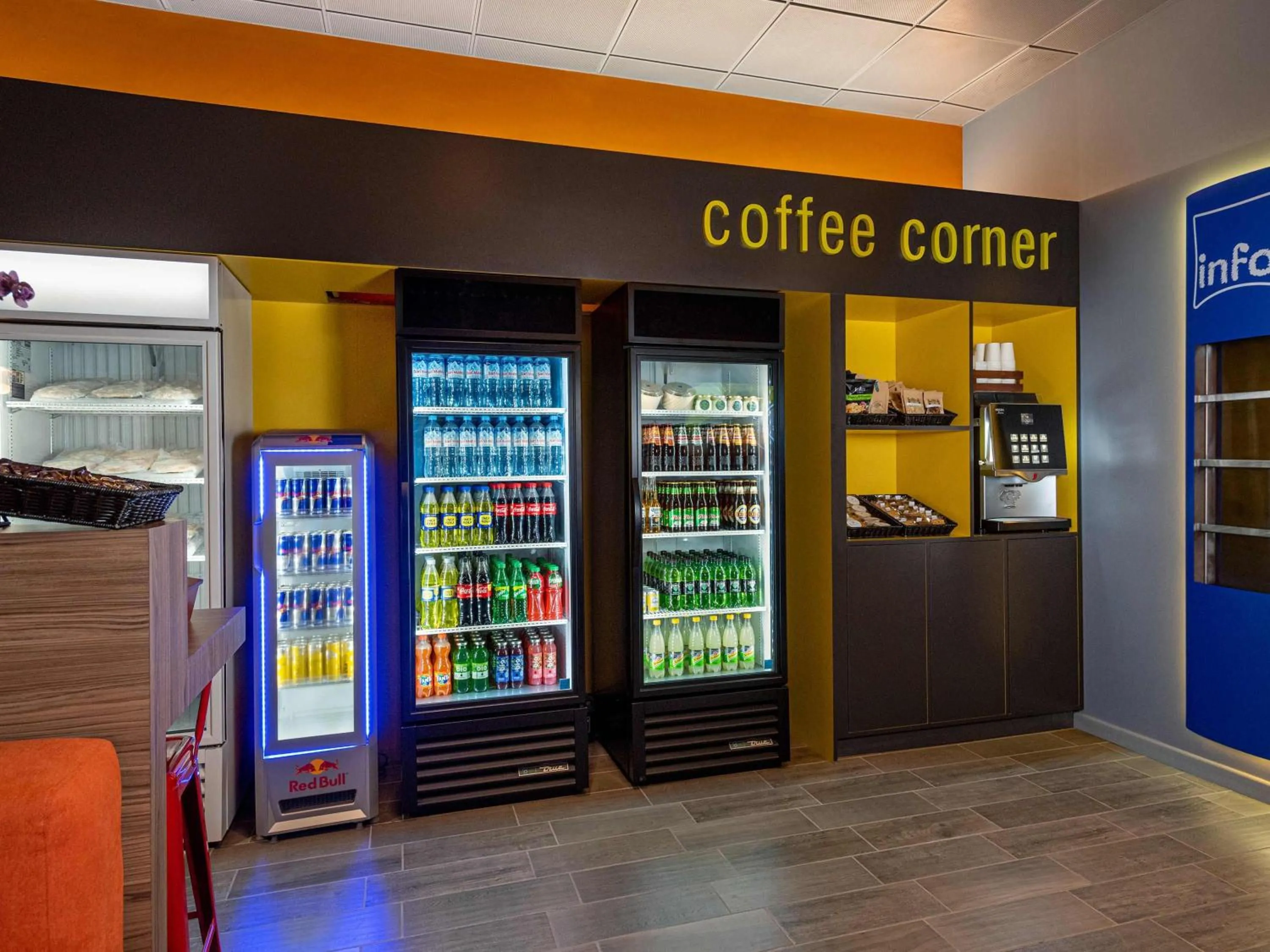 Lounge or bar in ibis budget Lima Miraflores