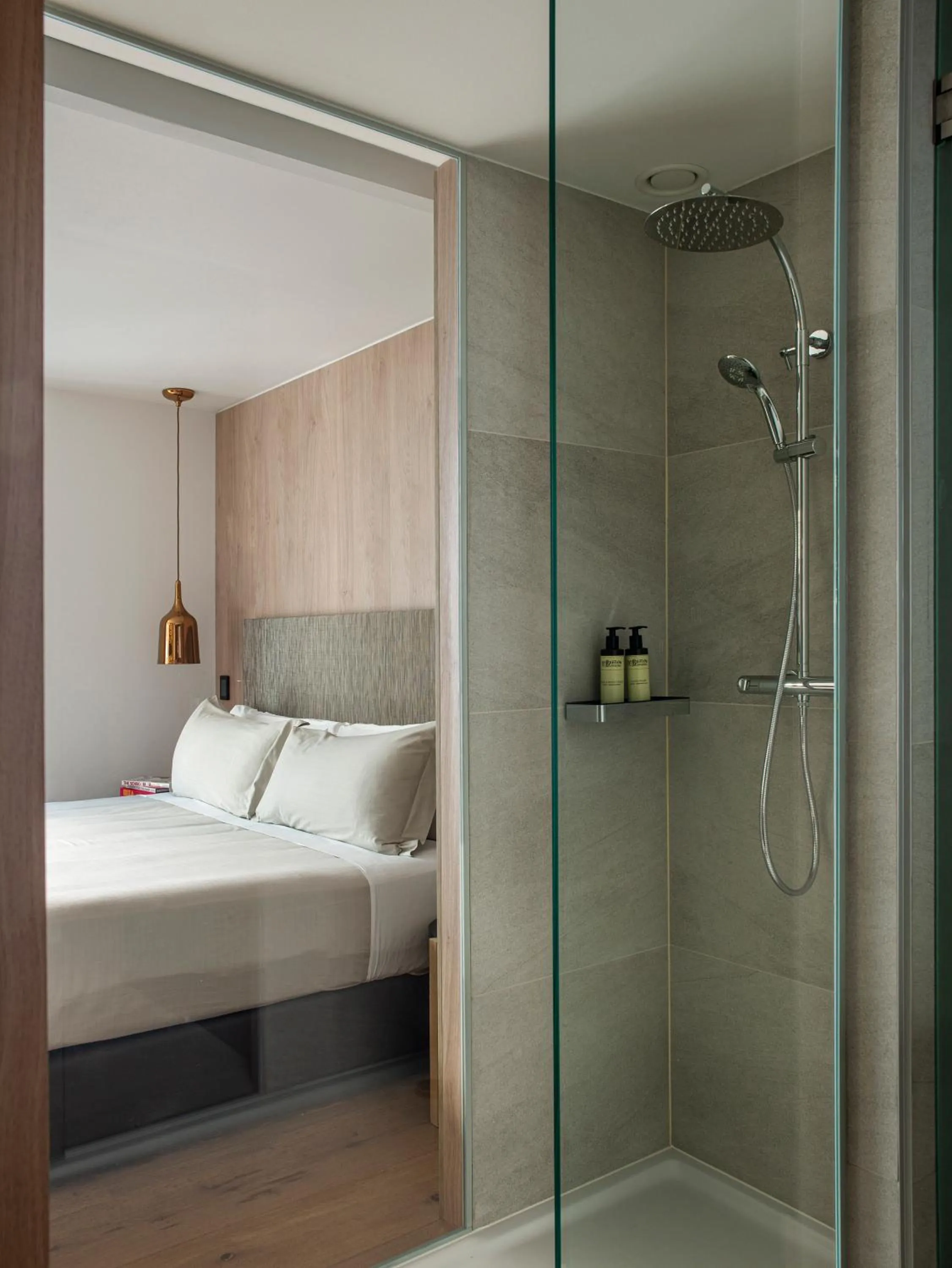 Shower, Bed in ME Barcelona