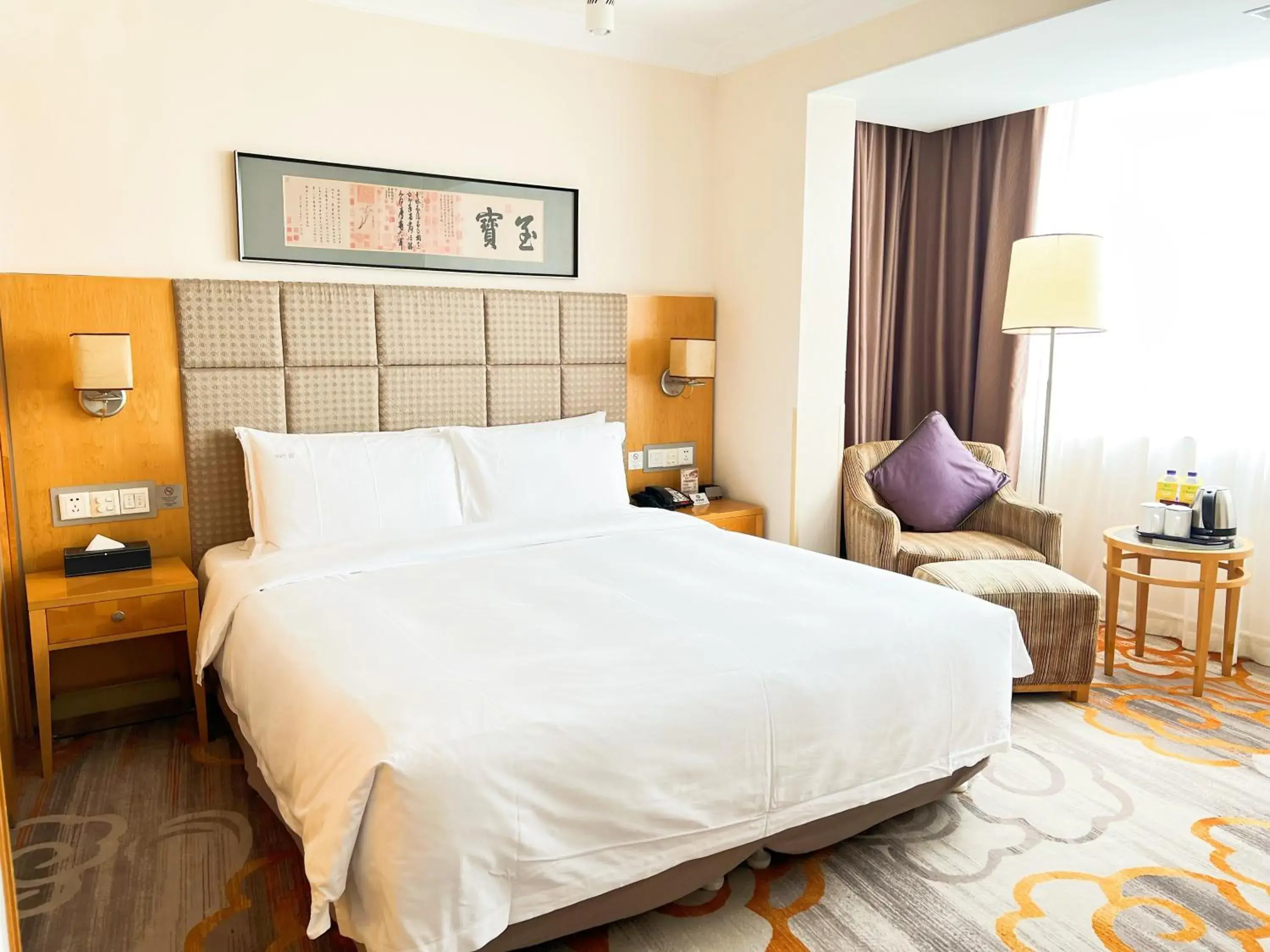 Photo of the whole room, Bed in Holiday Inn Temple Of Heaven Beijing by IHG Photo of the whole room, Bed in Holiday Inn Temple Of Heaven Beijing by IHG